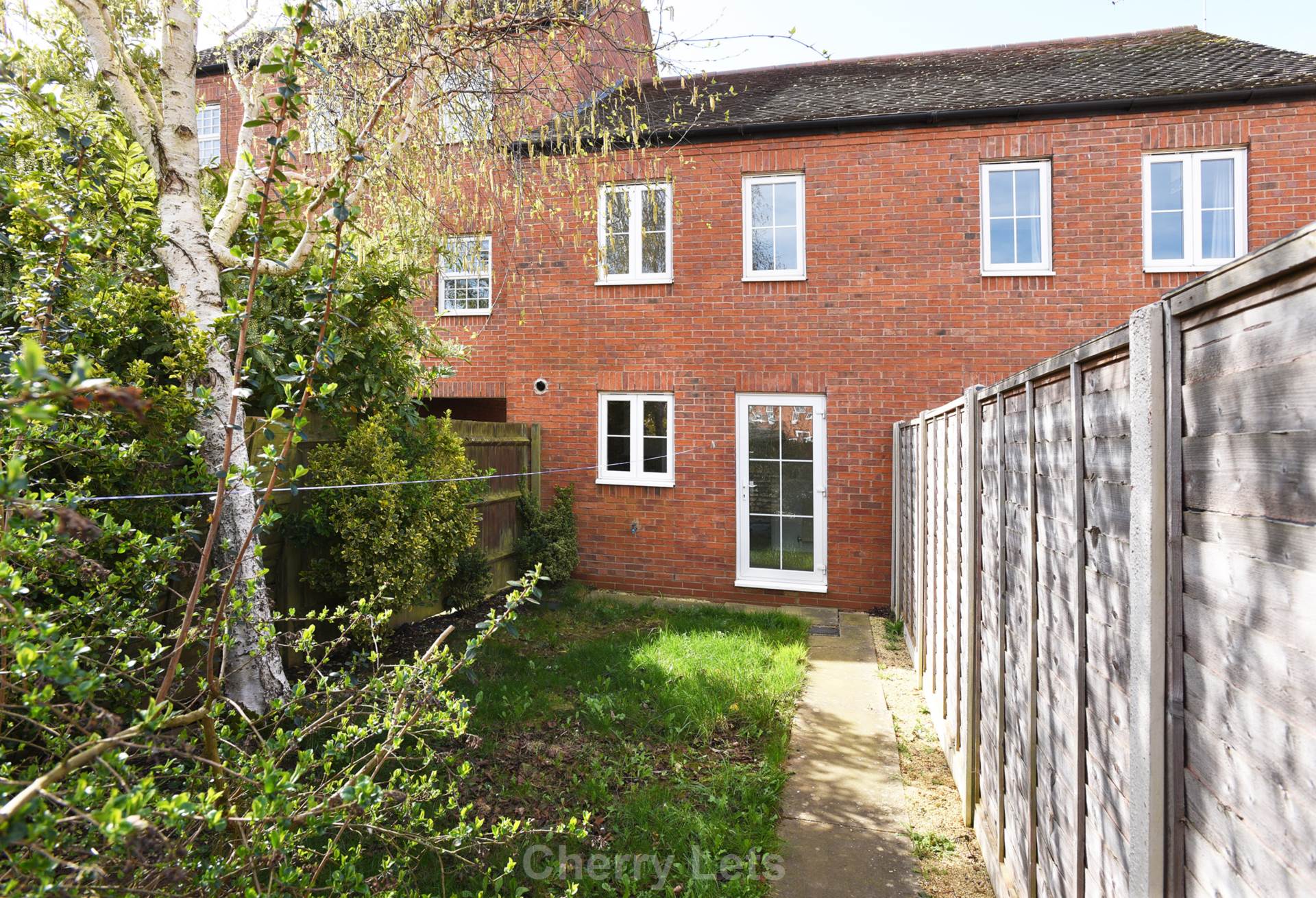 Newly available two bedroom home with parking on Hanwell Fields in Banbury. Sitting room. Kitchen/breakfast room. Cloakroom and Family Bathroom. Garden with gated access to parking. Gas C/H and D/Glazing. EPC C and Council Tax Band B. Newly decorated.