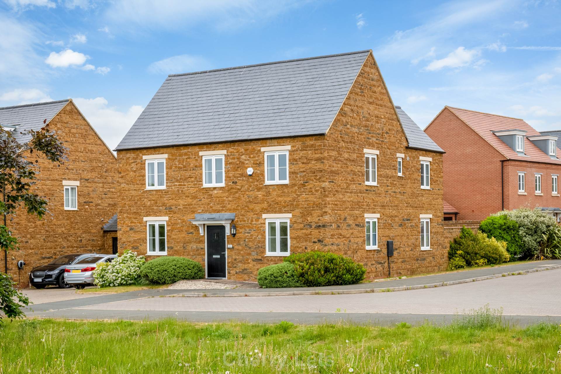 4 bed detached house to rent in The Robins, Banbury - Property Image 1