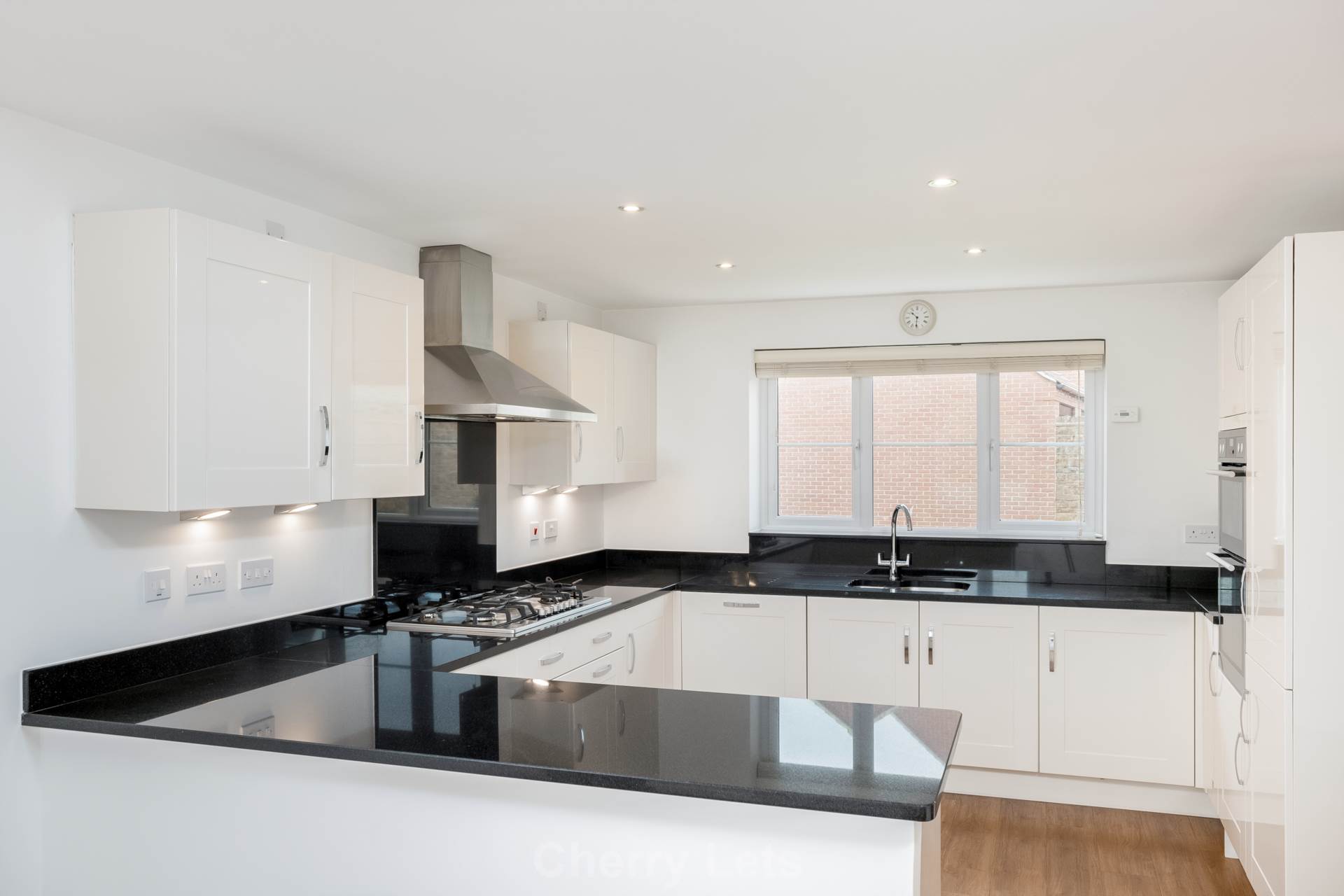 4 bed detached house to rent in The Robins, Banbury  - Property Image 5