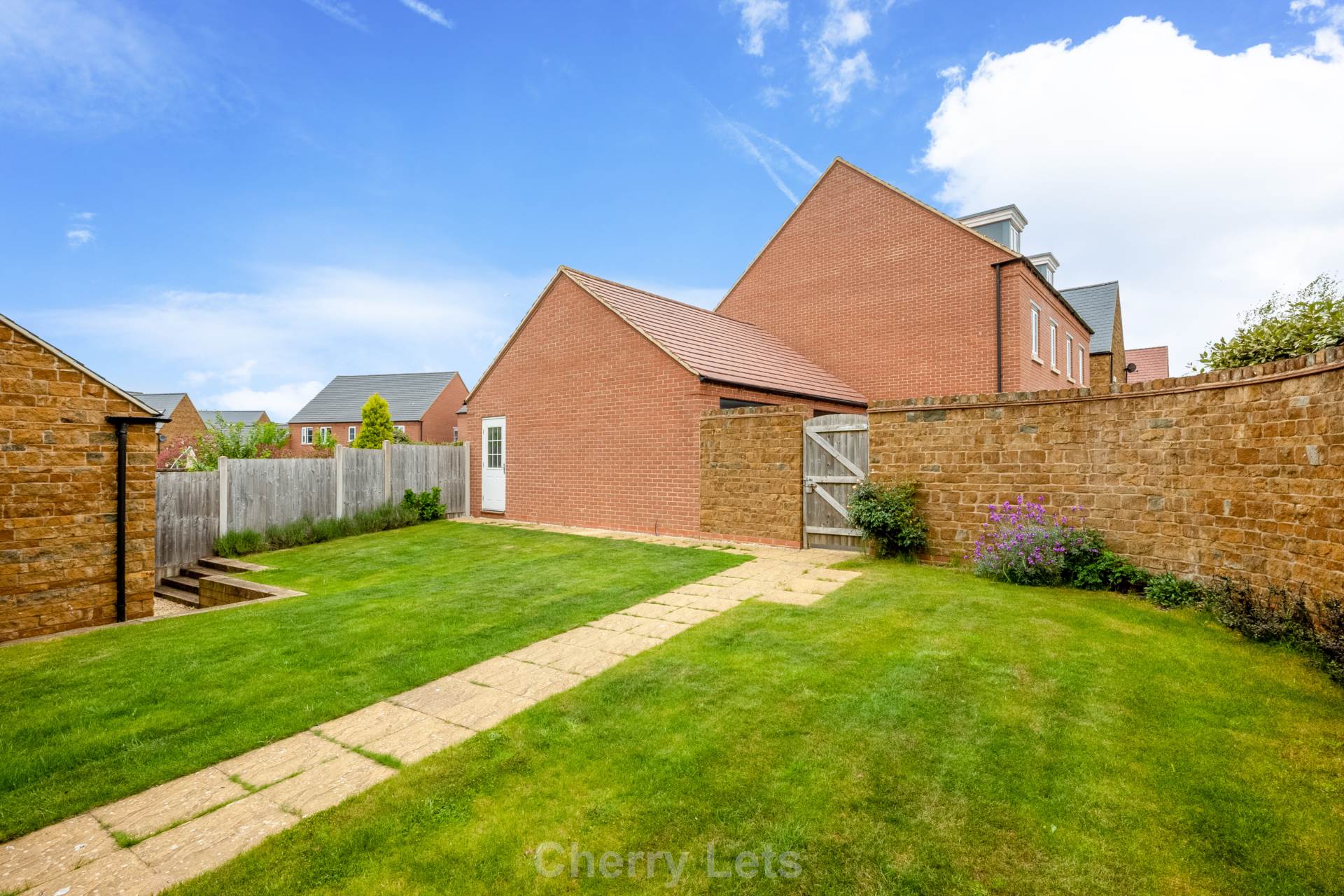 4 bed detached house to rent in The Robins, Banbury  - Property Image 14