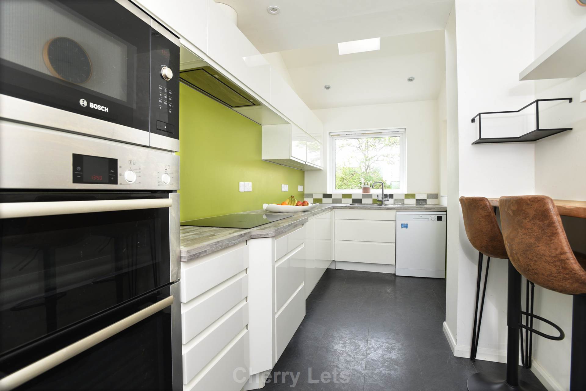 4 bed detached house to rent in The Green, Banbury  - Property Image 2