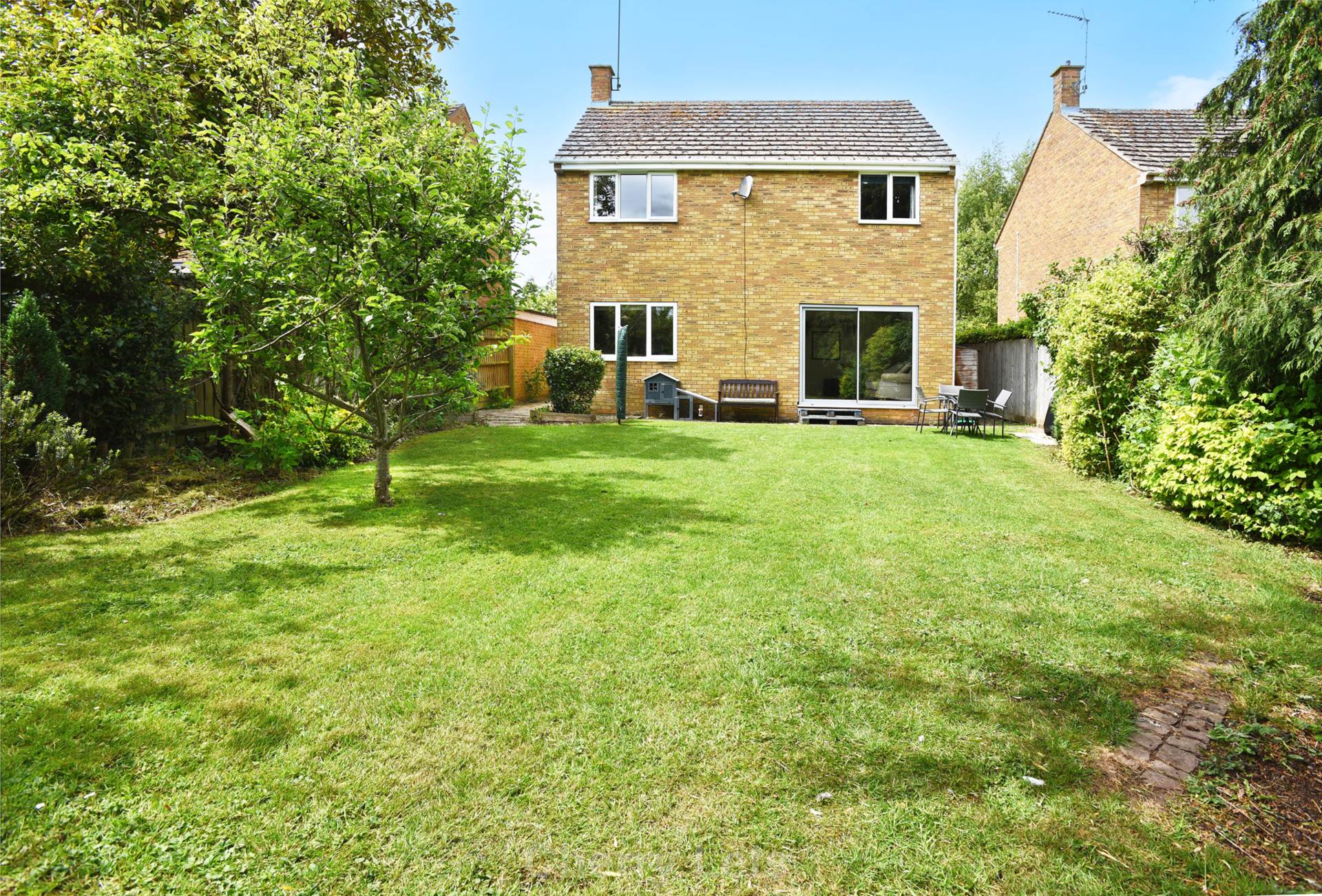 4 bed detached house to rent in The Green, Banbury  - Property Image 14