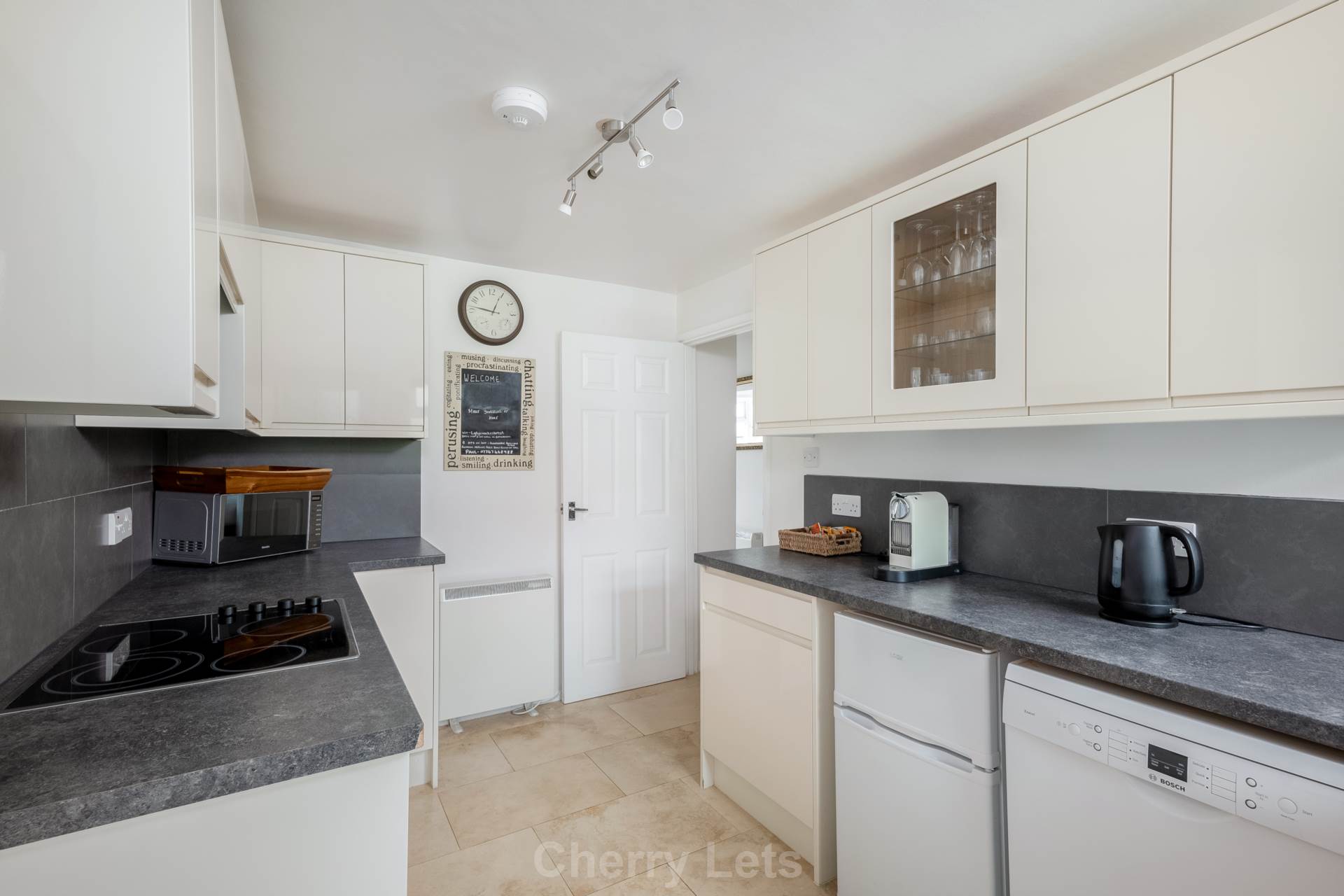 2 bed semi-detached bungalow to rent in Barford St Michael, OX16  - Property Image 5