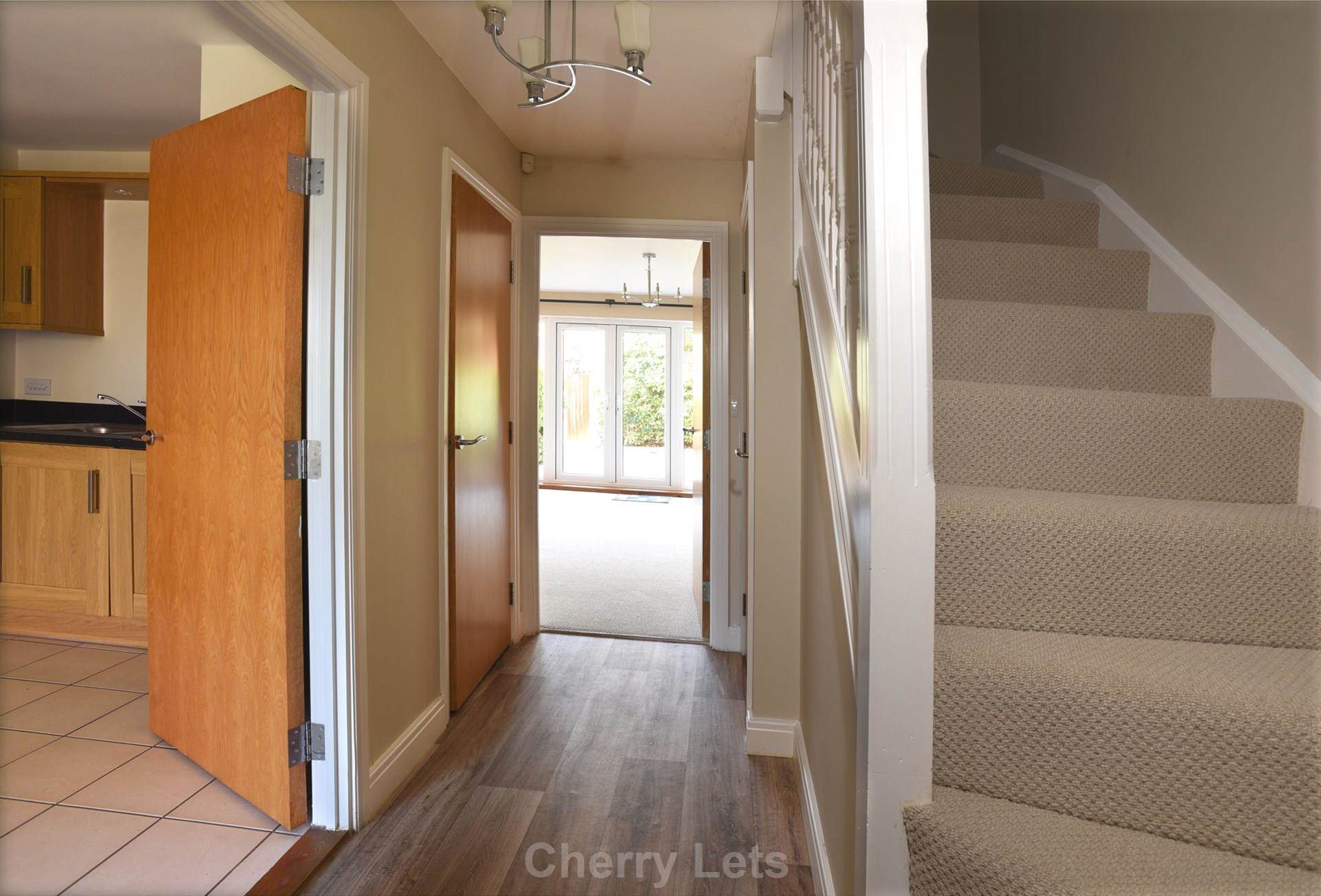 5 bed town house to rent in Saffron Close, Banbury, OX16 1