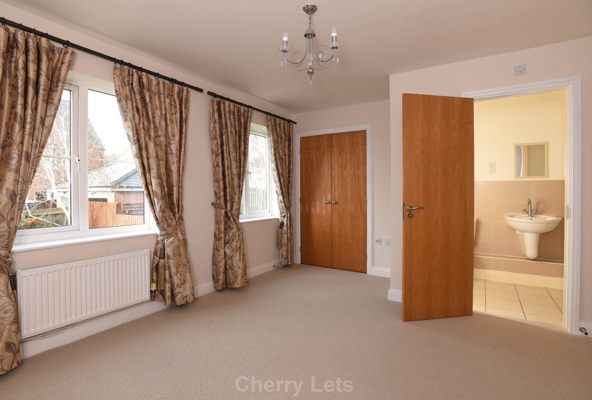 5 bed town house to rent in Saffron Close, Banbury, OX16 6