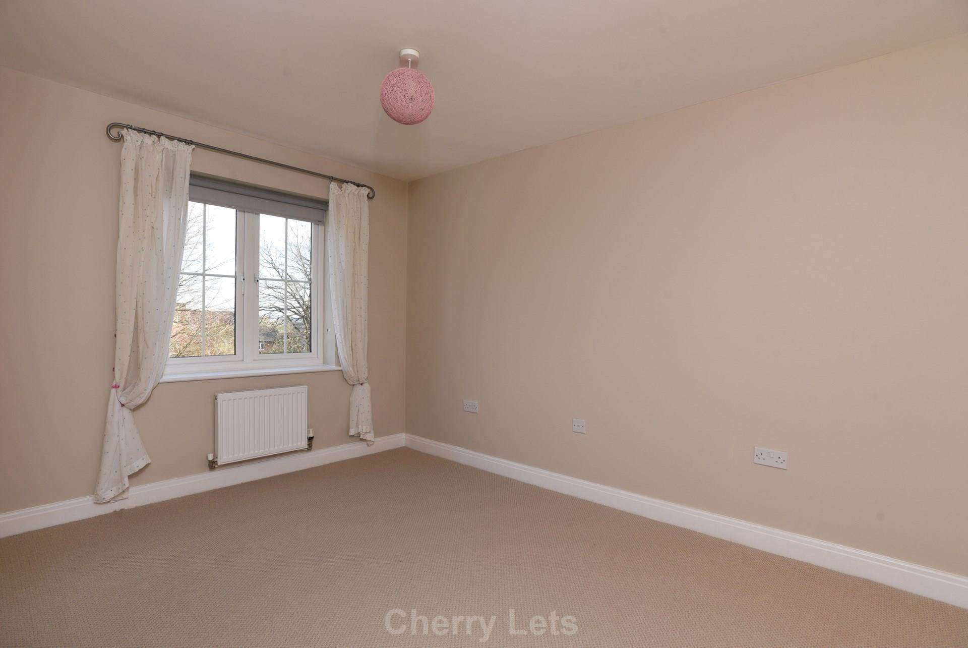 5 bed town house to rent in Saffron Close, Banbury, OX16 8