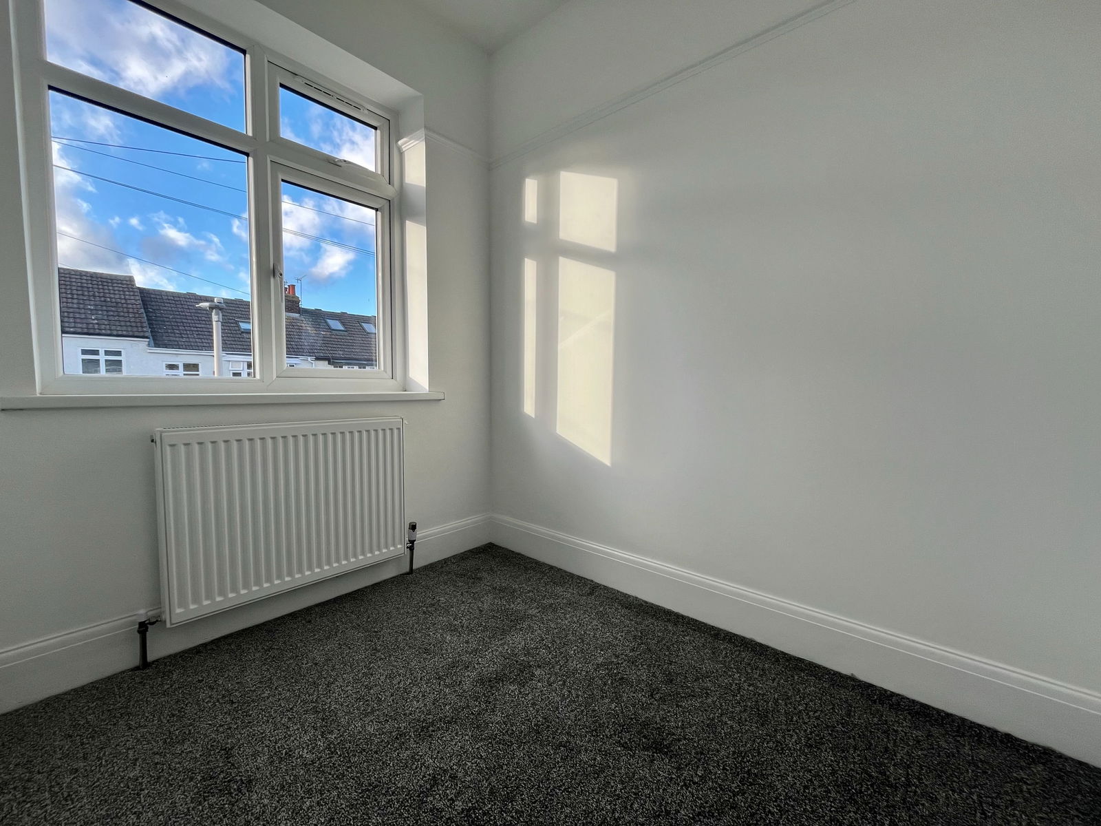 3 bed terraced house to rent in Jackson Avenue, Rochester, ME1 2SX 5