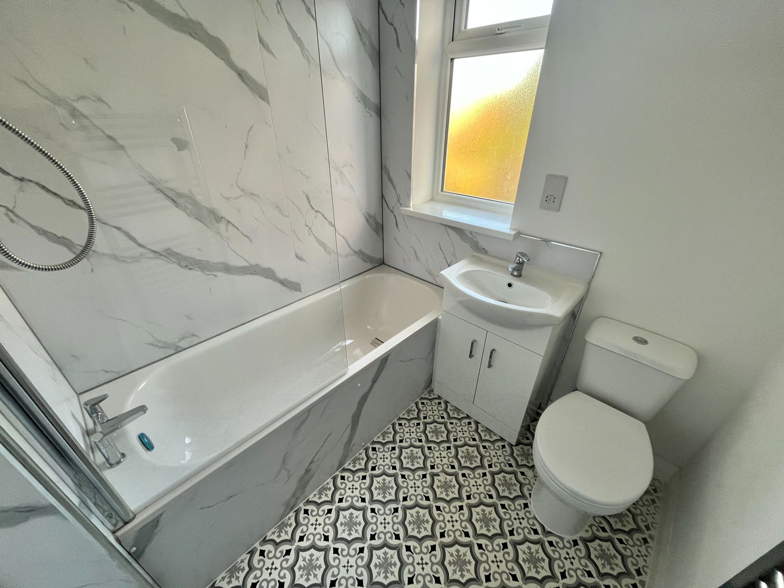 3 bed terraced house to rent in Jackson Avenue, Rochester, ME1 2SX 8