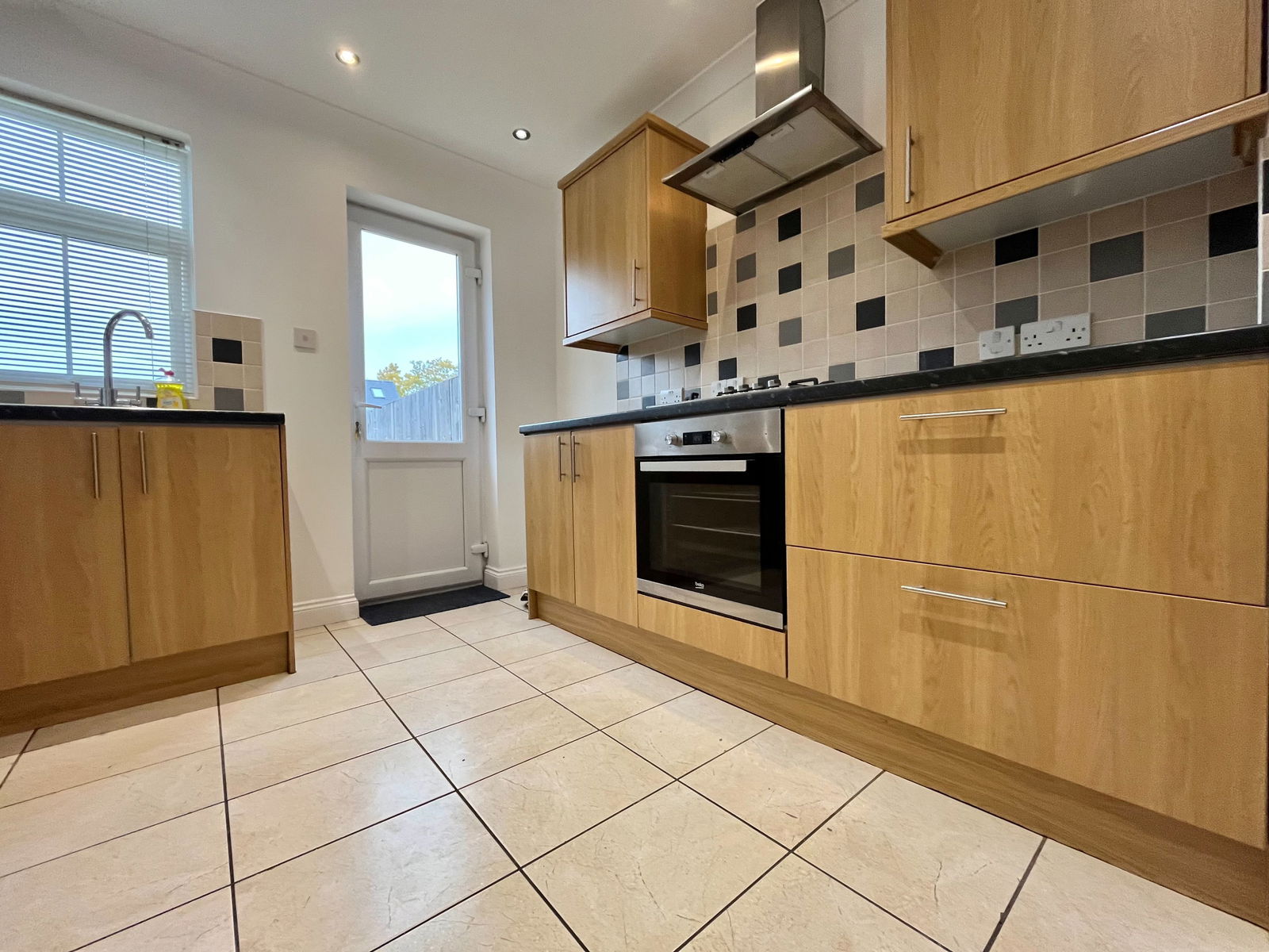 3 bed end of terrace house to rent in Park Road, Sittingbourne, ME10 1ES  - Property Image 6