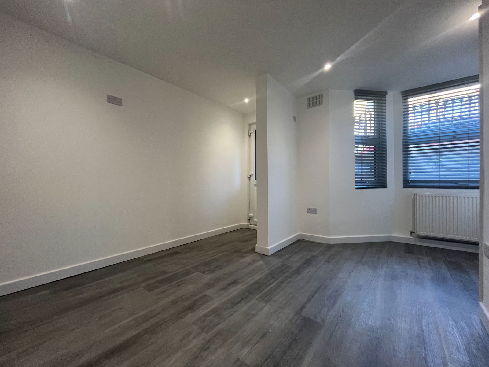 2 bed flat to rent in Darnley Street, Gravesend, DA11 0PJ  - Property Image 2