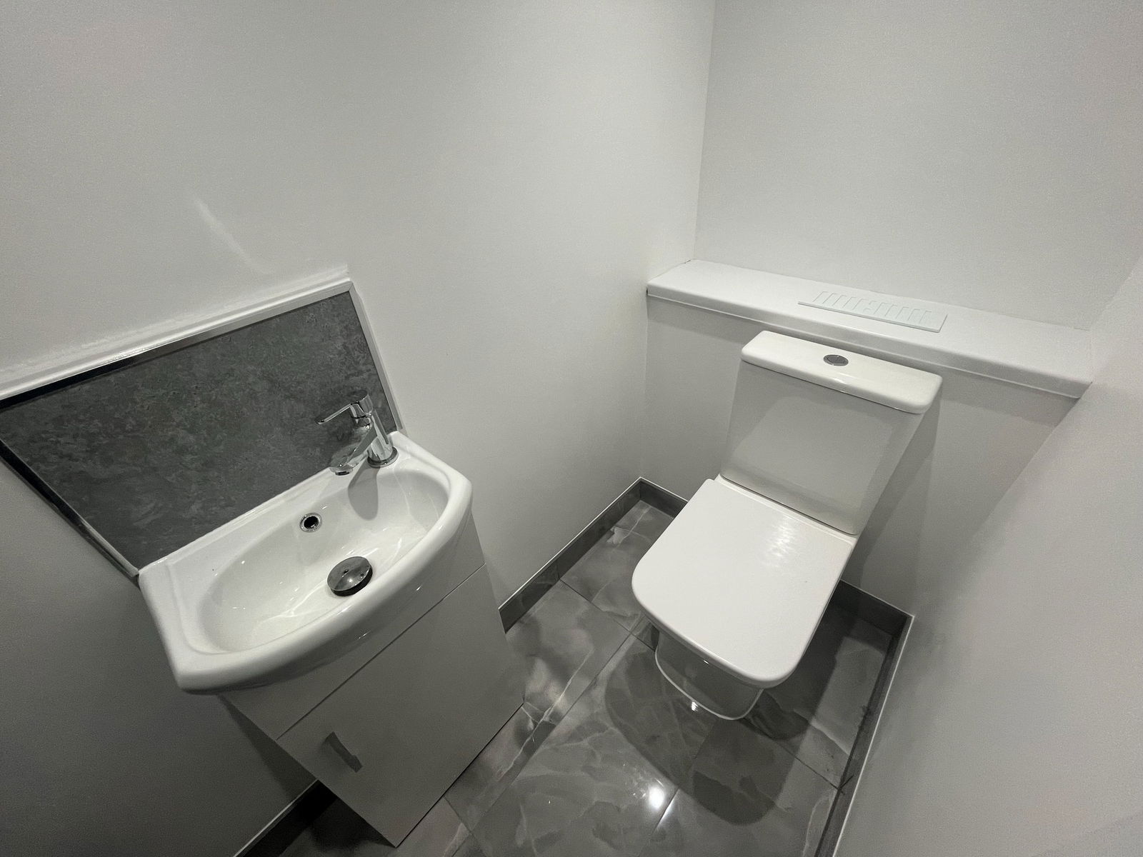 2 bed flat to rent in Darnley Street, Gravesend, DA11 0PJ 3