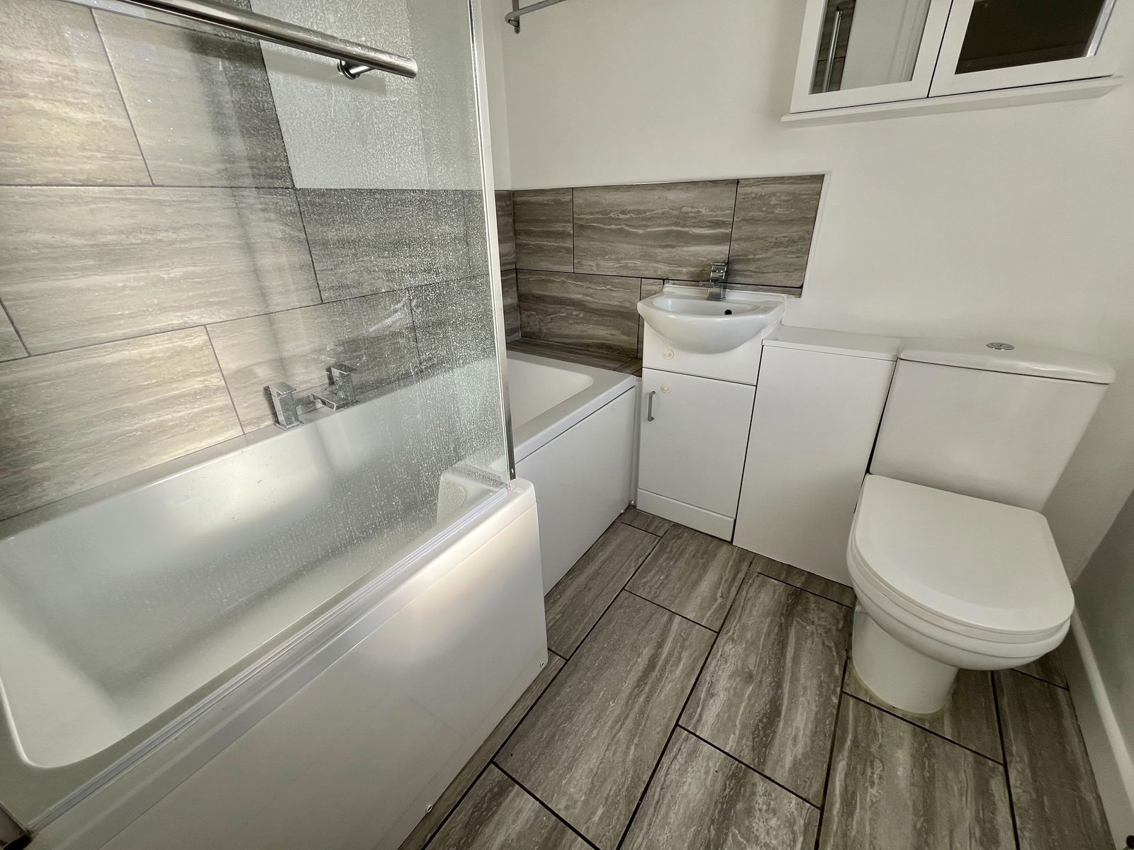 3 bed semi-detached house to rent in Cedar Road, Rochester, ME2 2JR  - Property Image 8