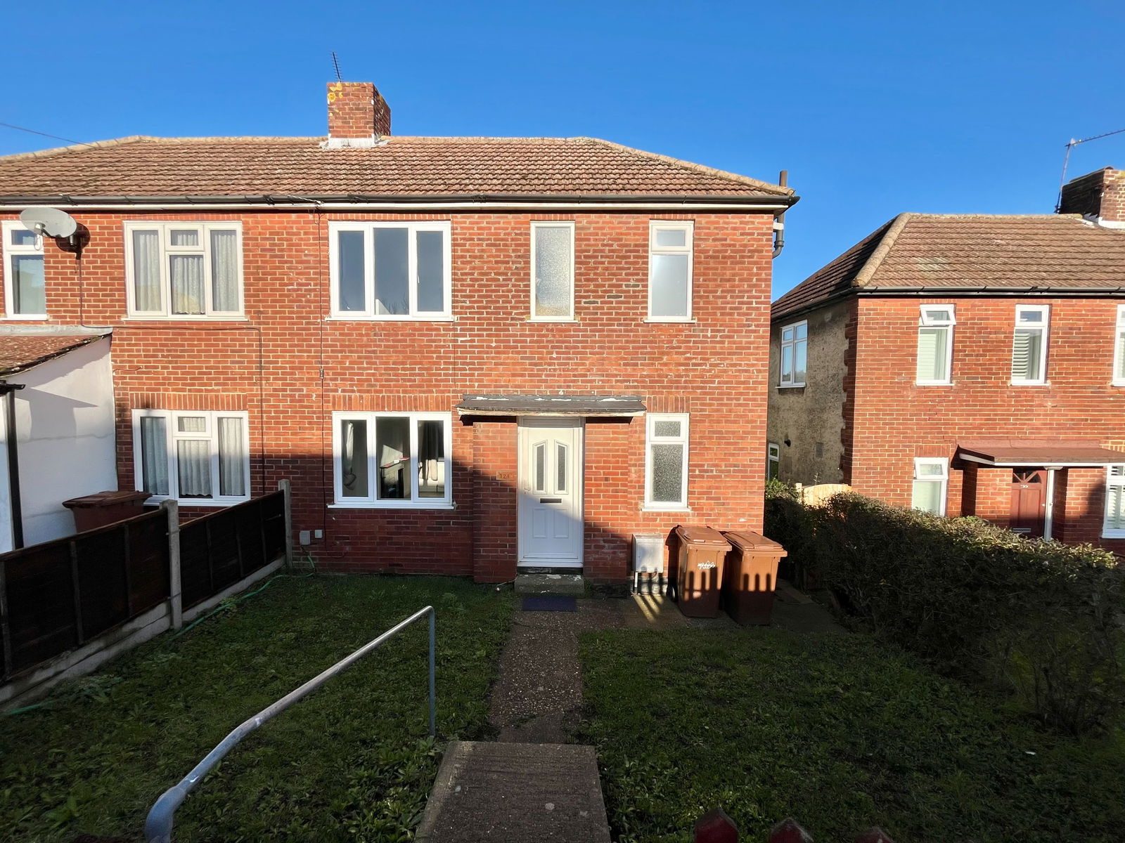 3 bed semi-detached house to rent in Cedar Road, Rochester, ME2 2JR - Property Image 1