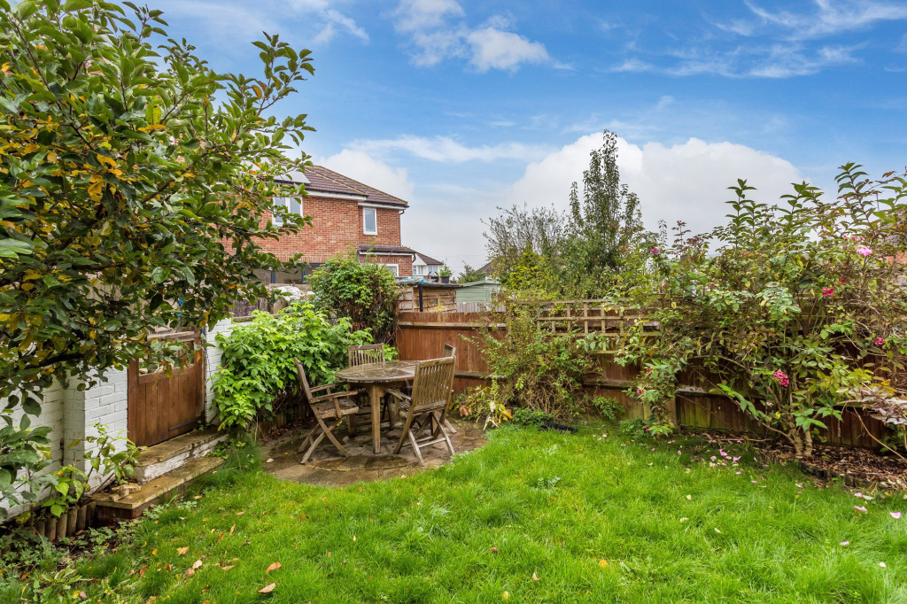3 bed terraced house to rent in Station Terrace,  Dorking, RH4  - Property Image 11
