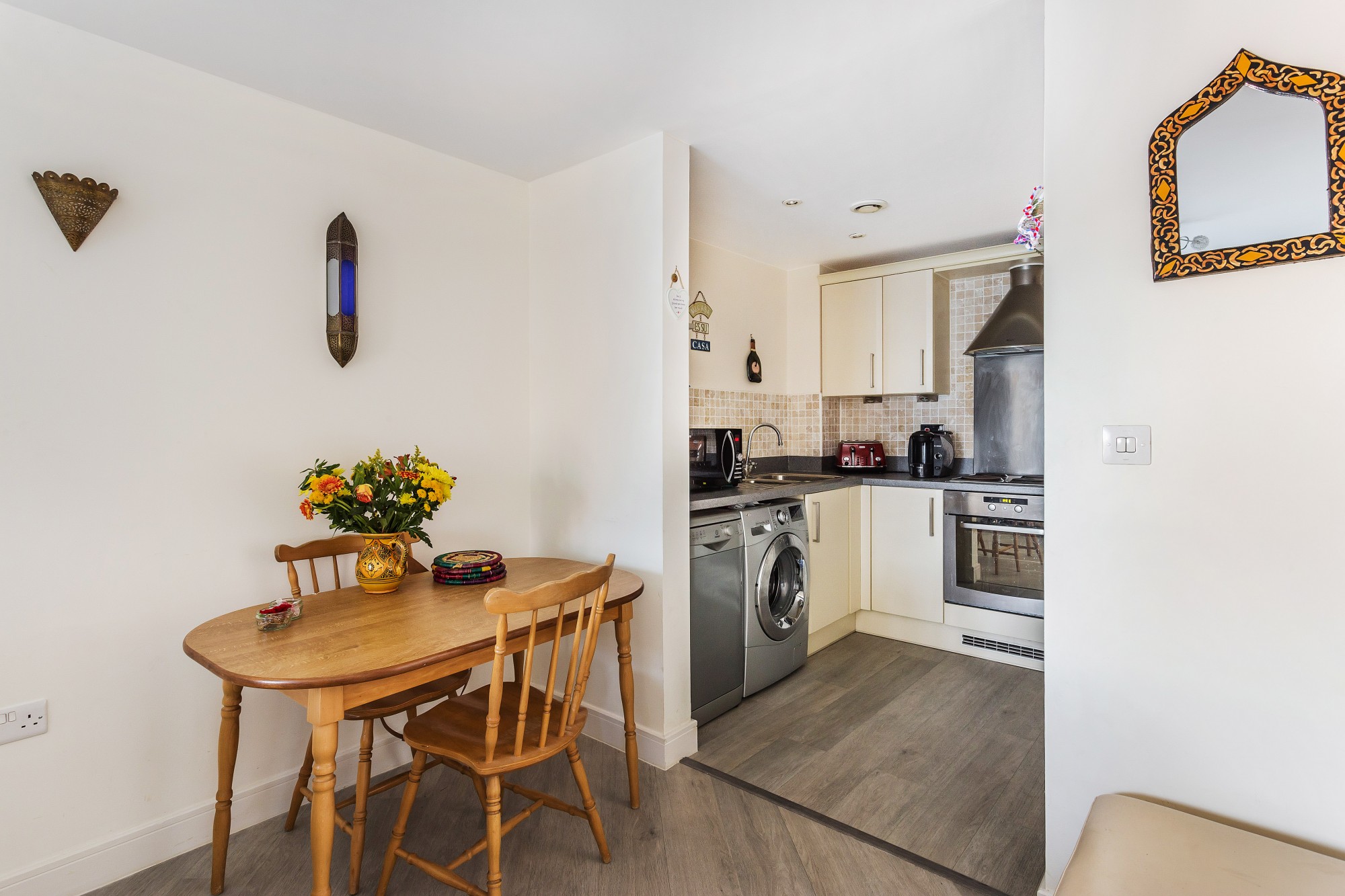 1 bed flat to rent in Fenbridge House, 5 Rubeck Close, Redhill, RH1  - Property Image 3