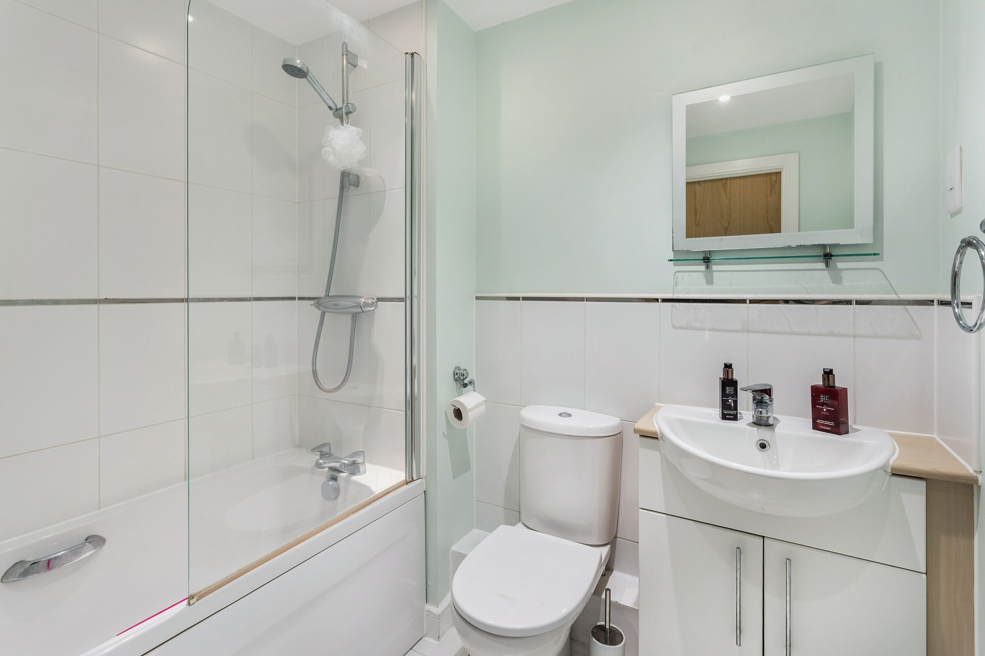 1 bed flat to rent in Fenbridge House, 5 Rubeck Close, Redhill, RH1  - Property Image 9
