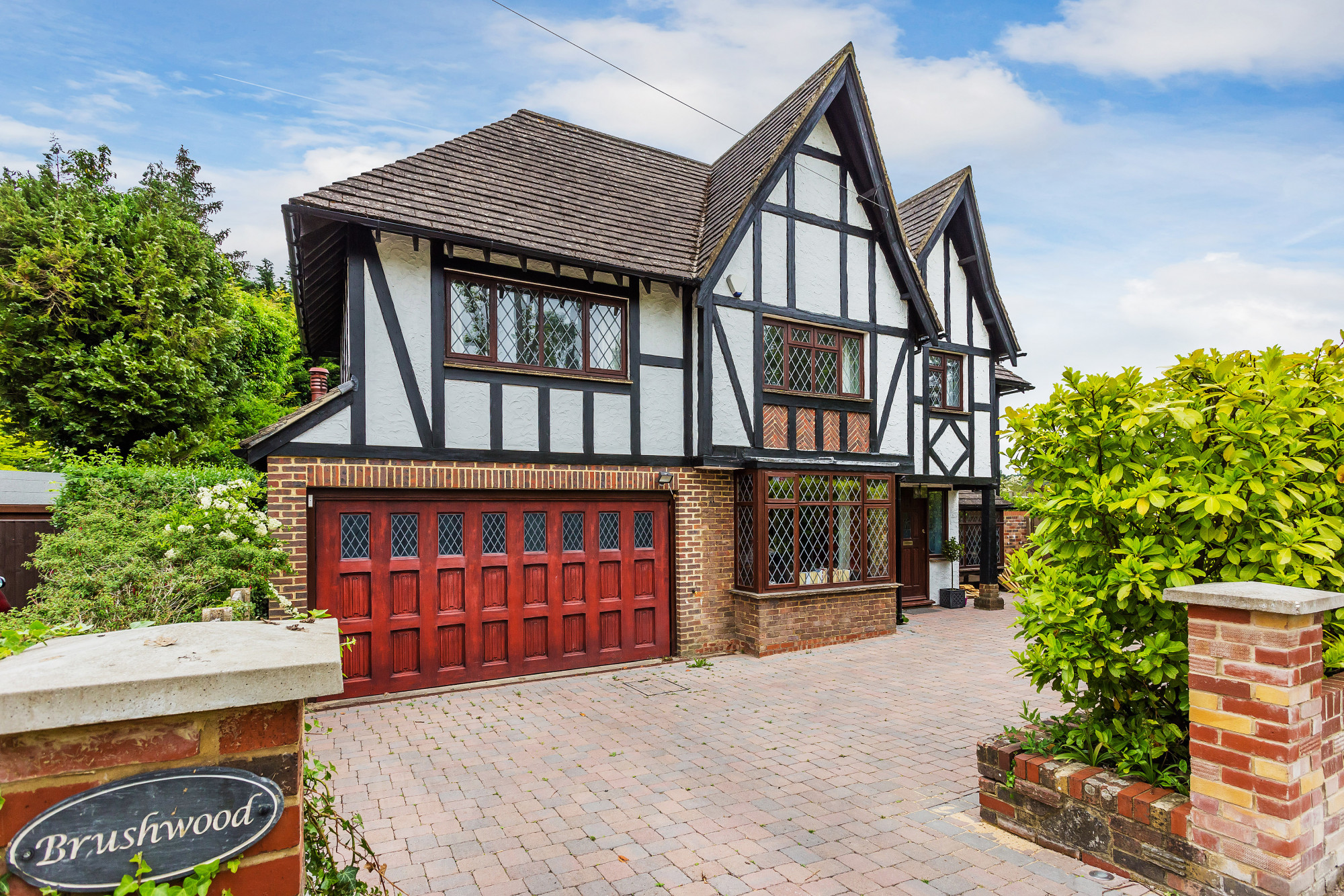 4 bed detached house to rent in Brushwood Chichester Road,  Dorking, RH4  - Property Image 1