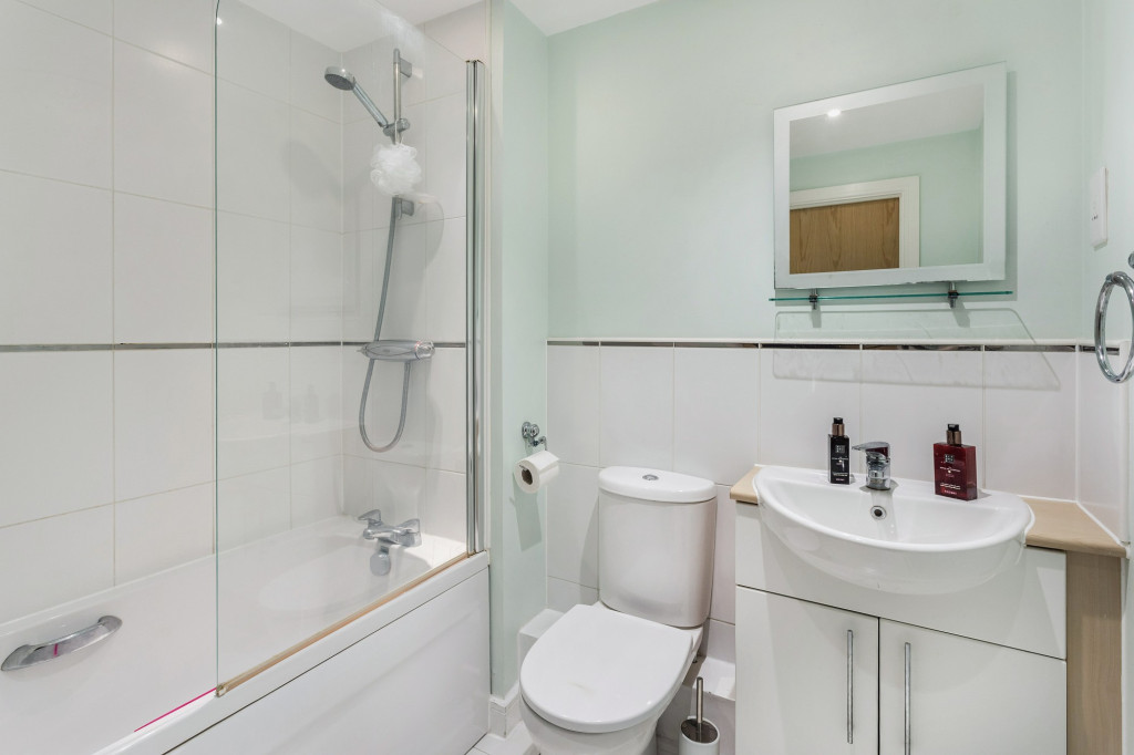 1 bed flat for sale in  Fenbridge House, 5 Rubeck Close, Redhill, RH1  - Property Image 10