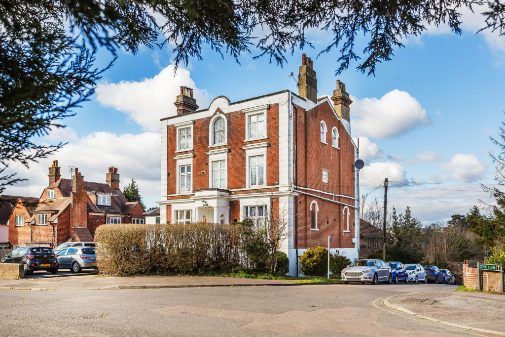 2 bed flat to rent in Merrick Place, 12 Cavendish Road, Redhill, RH1  - Property Image 1