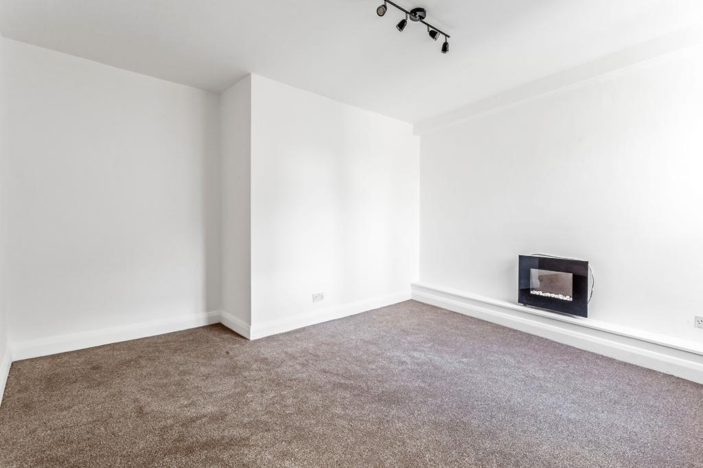 Studio flat to rent in Galsworthy House, 309 High Street, Dorking, RH4 2