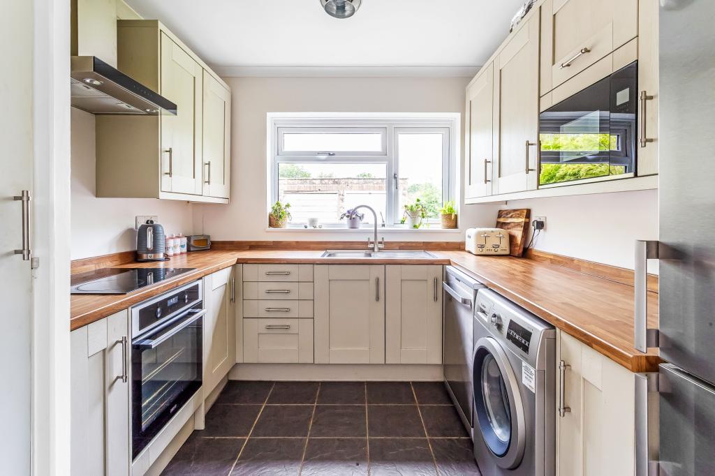 2 bed maisonette for sale in New Road,  Dorking, RH5 1