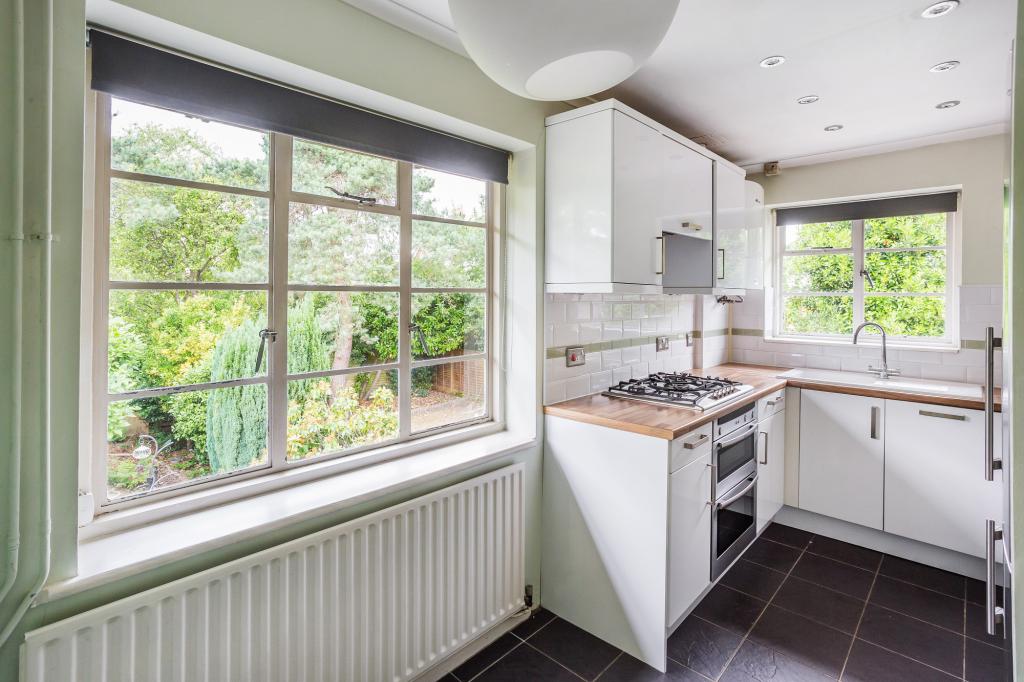 2 bed maisonette for sale in Yorke Gardens,  Reigate, RH2 1