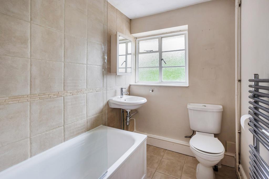 2 bed maisonette for sale in Yorke Gardens,  Reigate, RH2 6