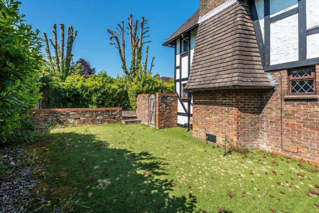 4 bed detached house for sale in Brushwood Chichester Road,  Dorking, RH4  - Property Image 15