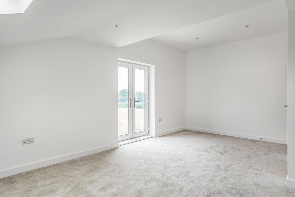 3 bed end of terrace house for sale in Kites Barn Lower Duxhurst Farm,  Reigate, RH2  - Property Image 6