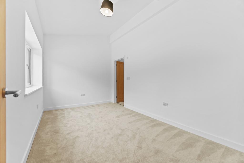 3 bed terraced house for sale in Fox Barn Lower Duxhurst Farm, Reigate Road, Reigate, RH2  - Property Image 8