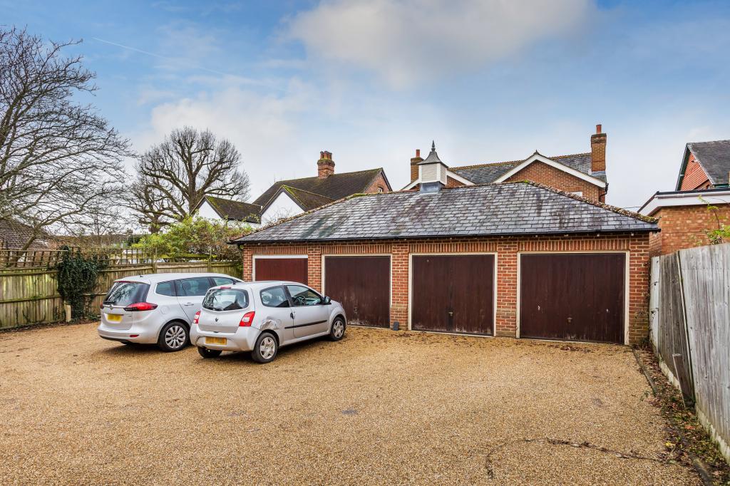 4 bed semi-detached house to rent in Village Street, Newdigate, Dorking, RH5  - Property Image 9