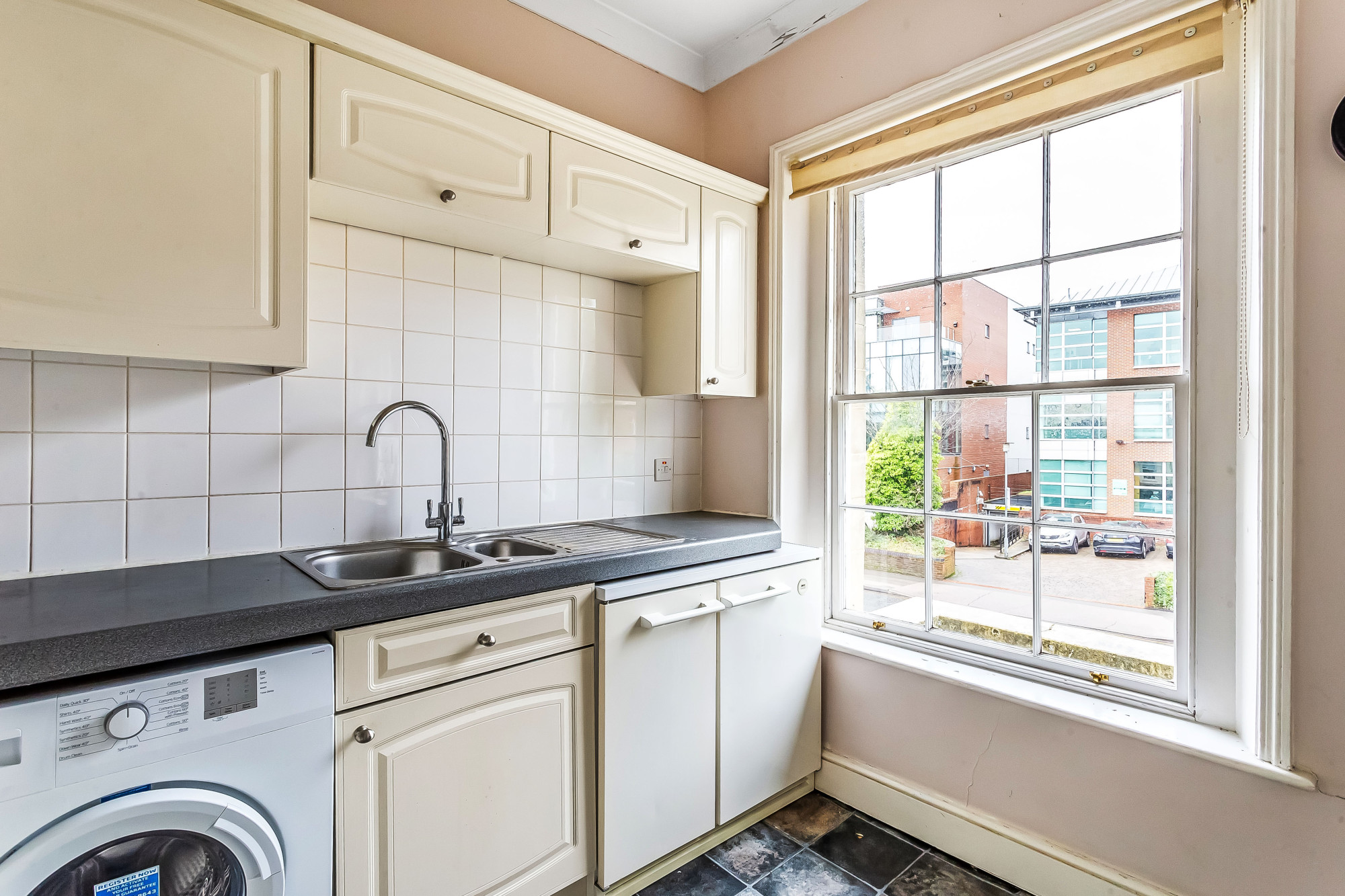 1 bed flat to rent in Sunningdale London Road,  Reigate, RH2  - Property Image 4