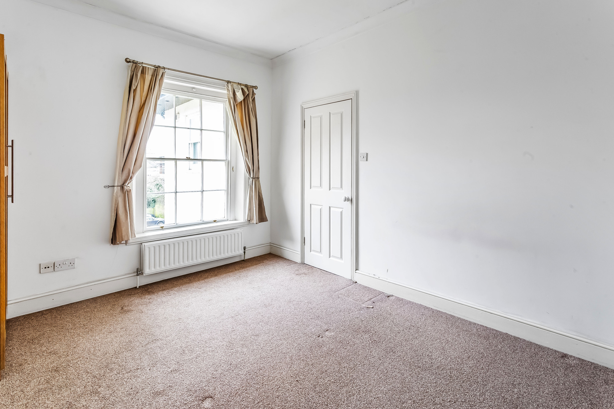 1 bed flat to rent in Sunningdale London Road,  Reigate, RH2 7