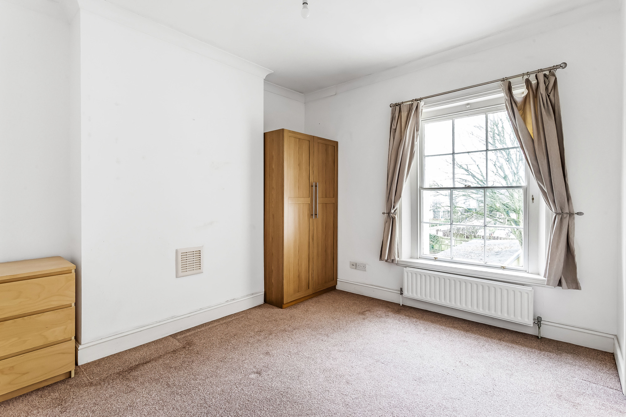 1 bed flat to rent in Sunningdale London Road,  Reigate, RH2 8