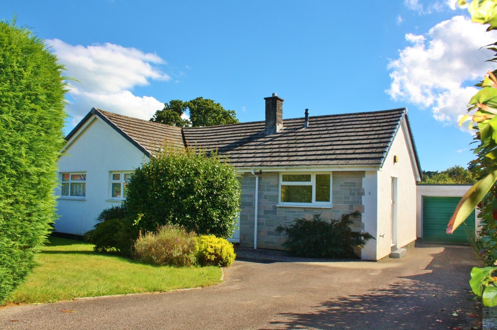 3 bed detached bungalow to rent in Chaucer Road, Devon 0