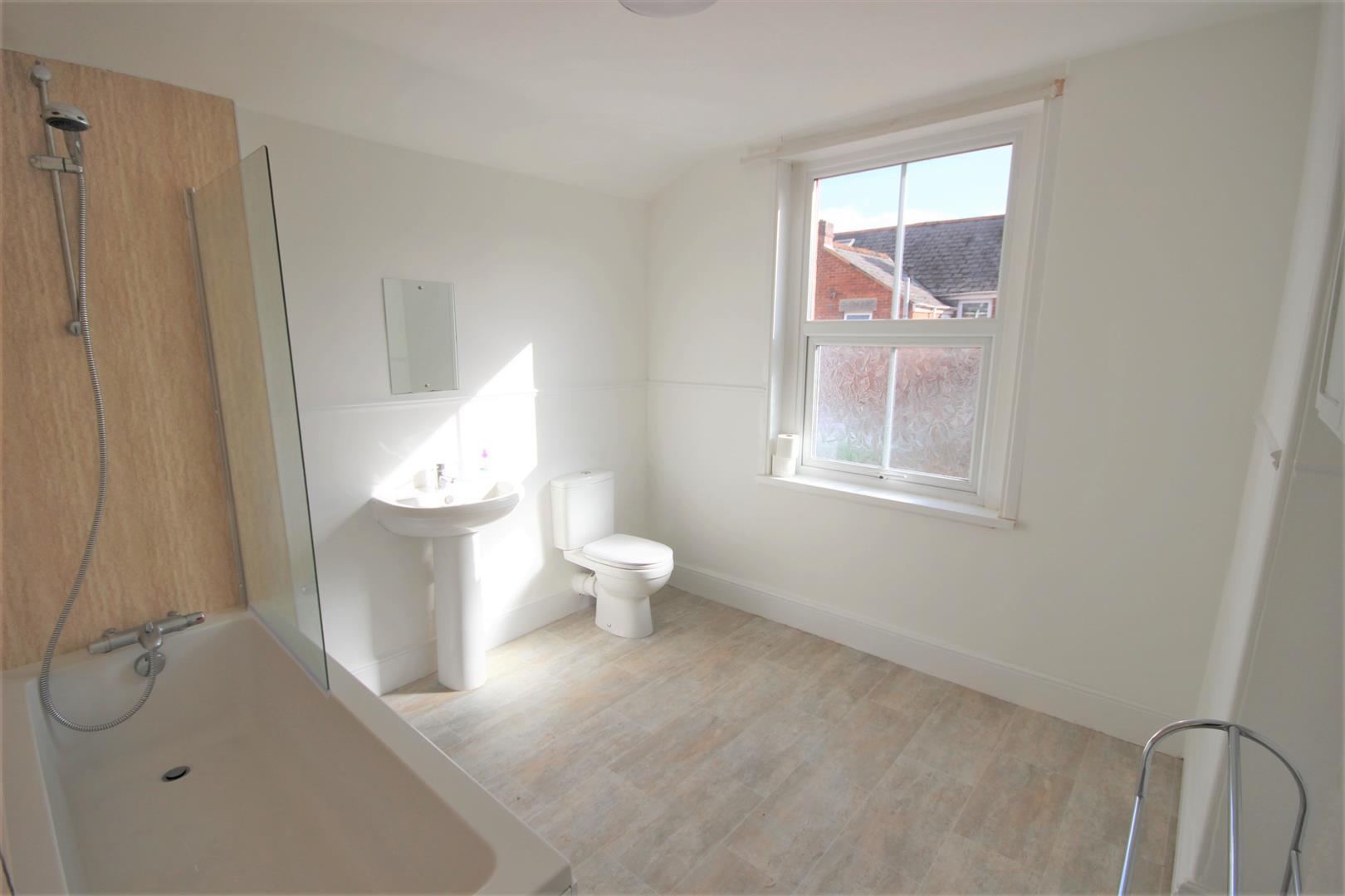 2 bed terraced house to rent in Holland Road, Devon  - Property Image 5