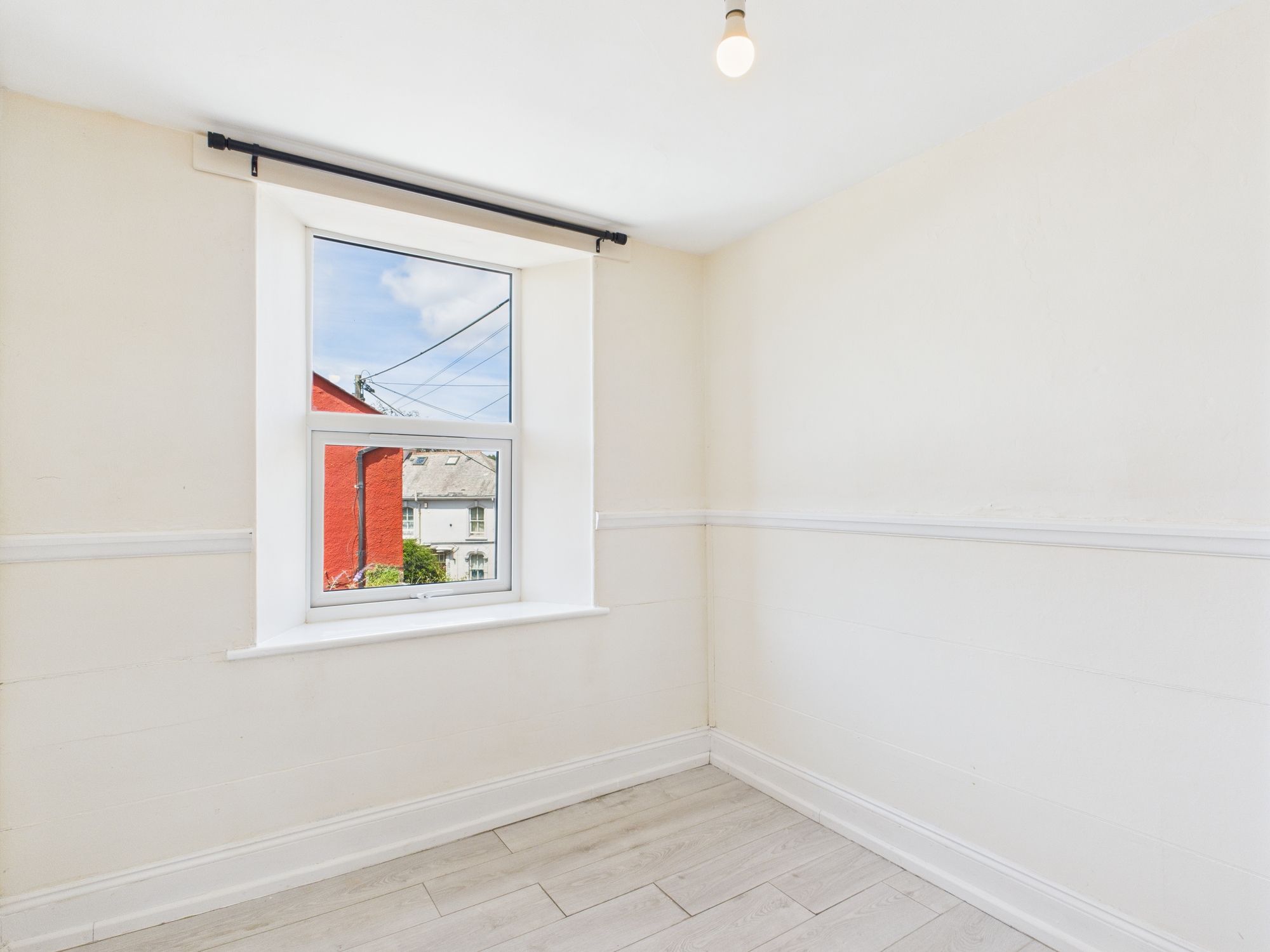 2 bed flat to rent in St. Thomas Road, Launceston  - Property Image 5