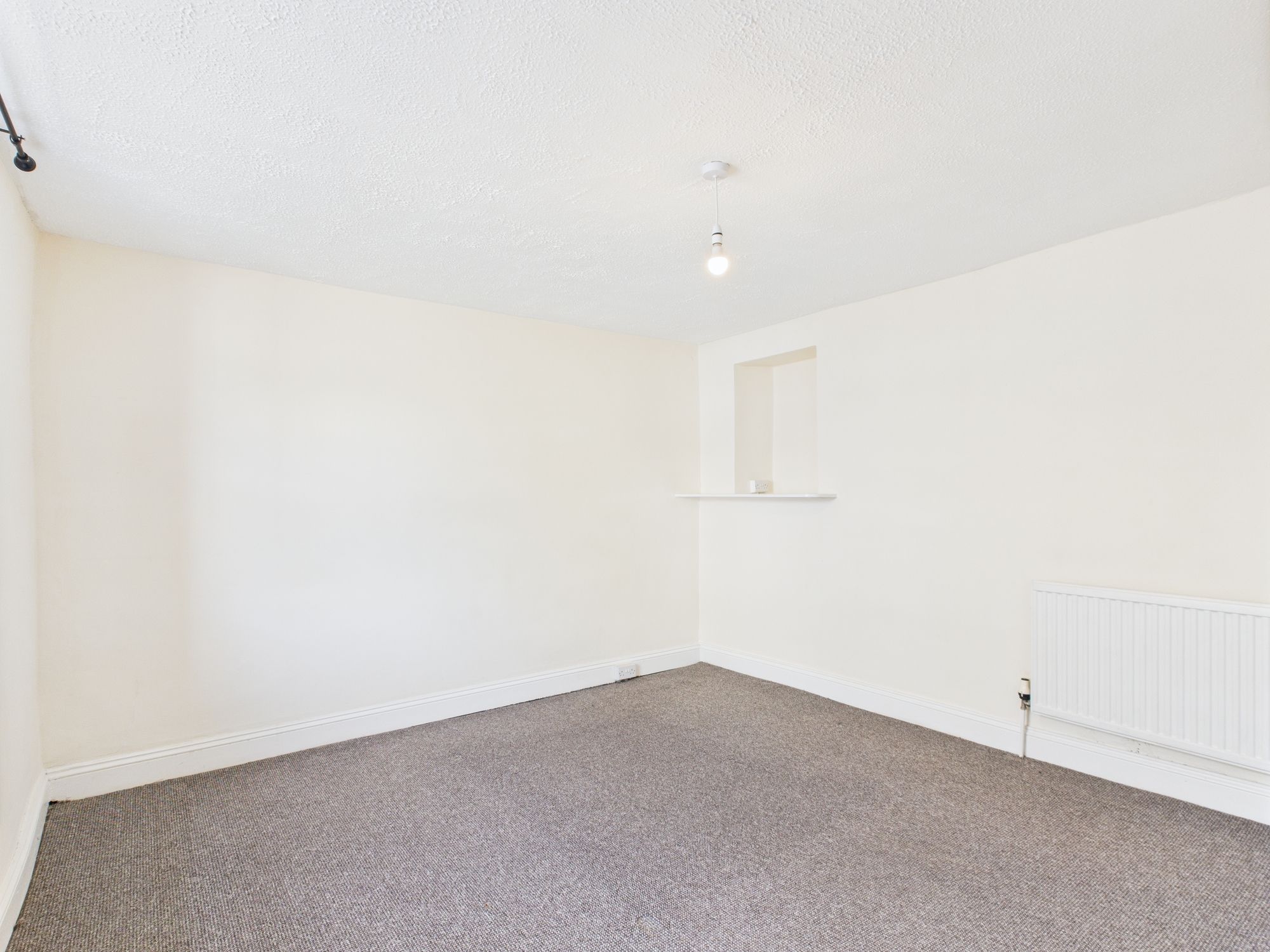 2 bed flat to rent in St. Thomas Road, Launceston  - Property Image 4