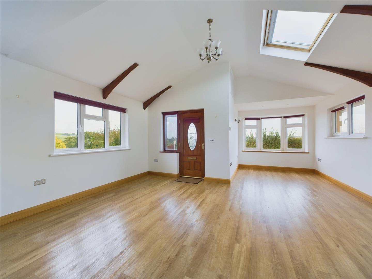 3 bed detached bungalow to rent, Cornwall  - Property Image 3