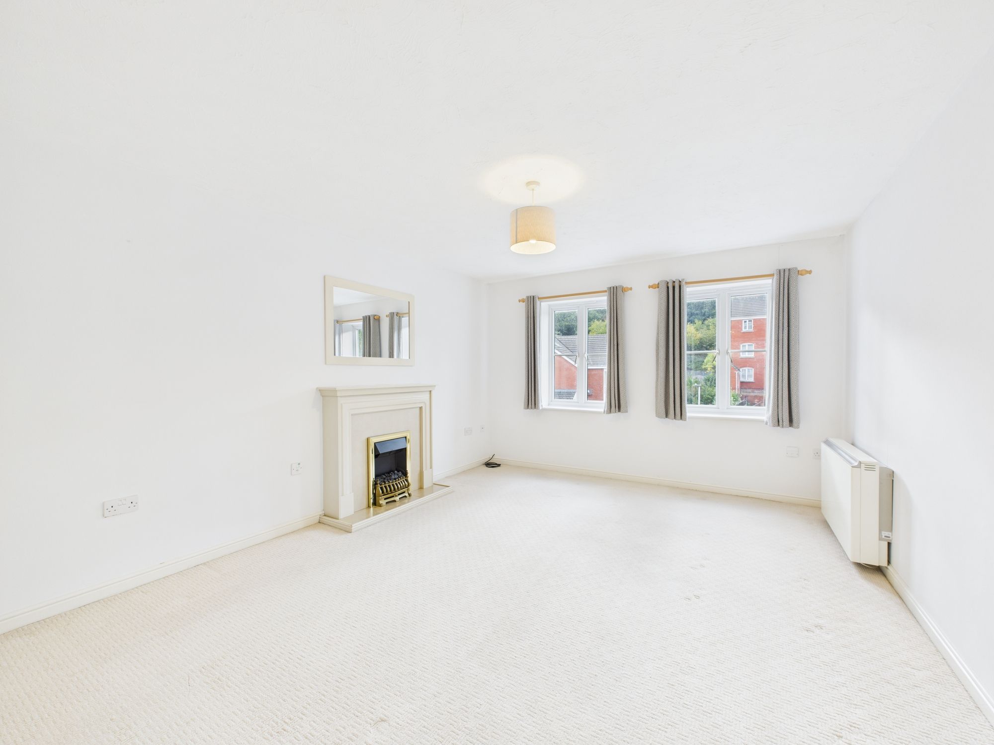 2 bed flat to rent in Kinnerton Way, Exeter, EX4  - Property Image 1