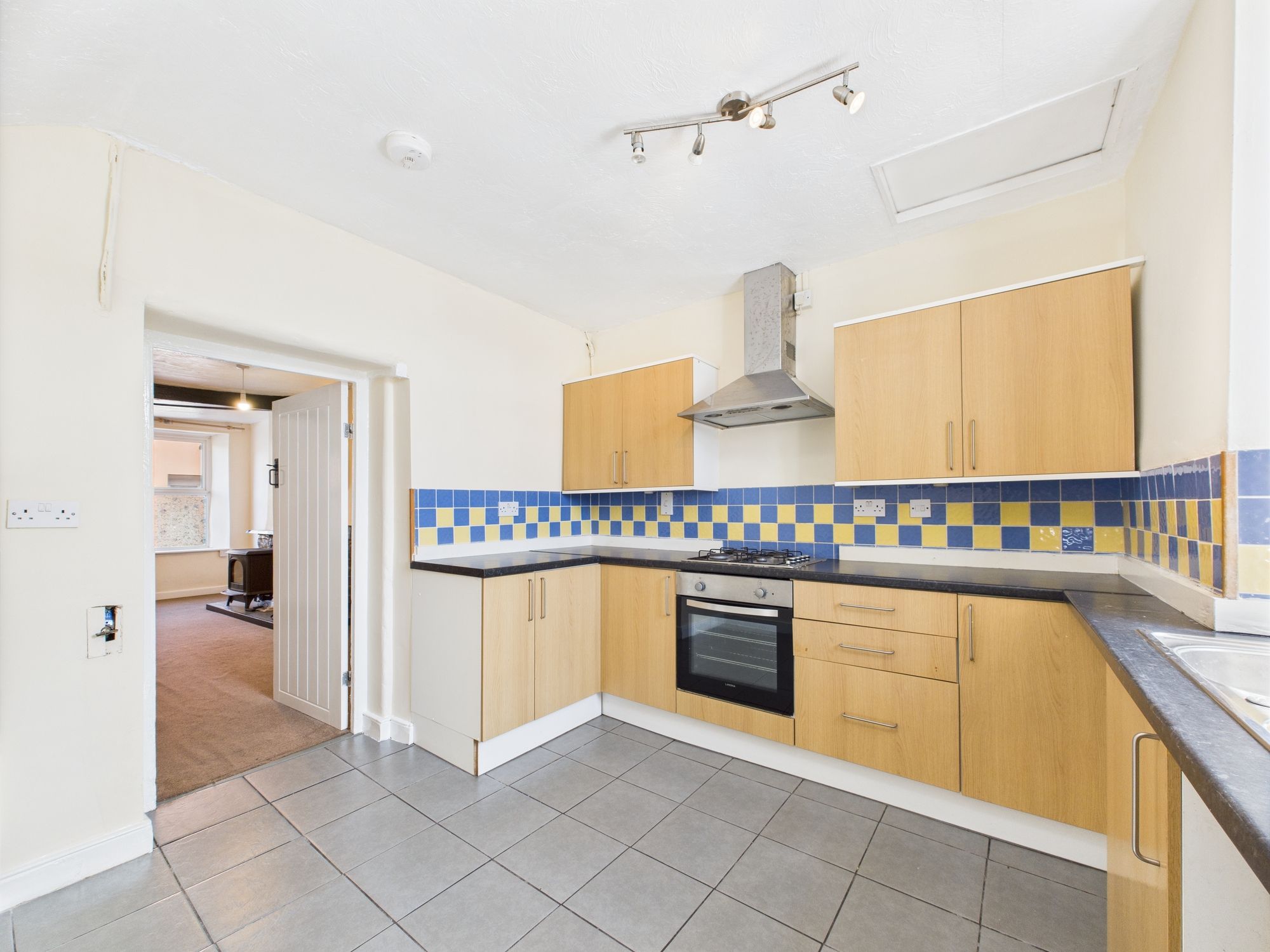 3 bed mid-terraced house to rent in St. Thomas Road, Launceston  - Property Image 1