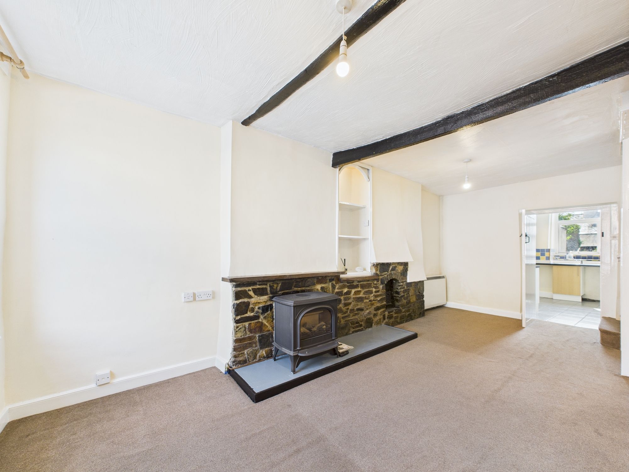 3 bed mid-terraced house to rent in St. Thomas Road, Launceston  - Property Image 2