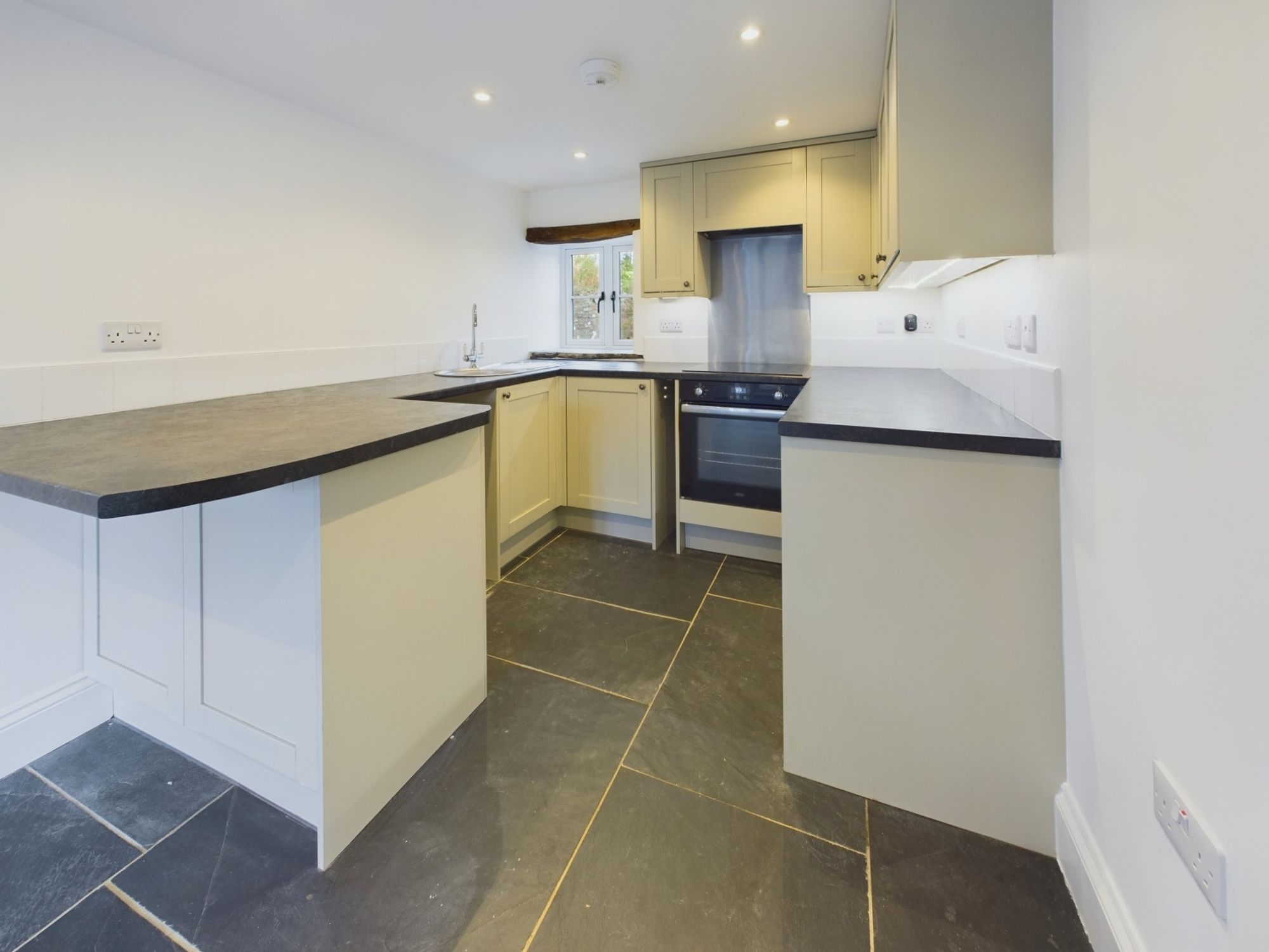 1 bed detached house to rent in Five Lanes, Launceston - Property Image 1