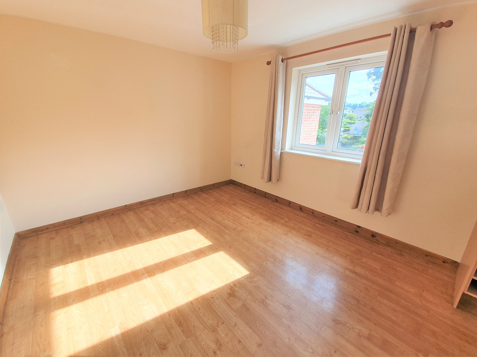 2 bed flat to rent in Chapel Park Gardens, Launceston  - Property Image 3
