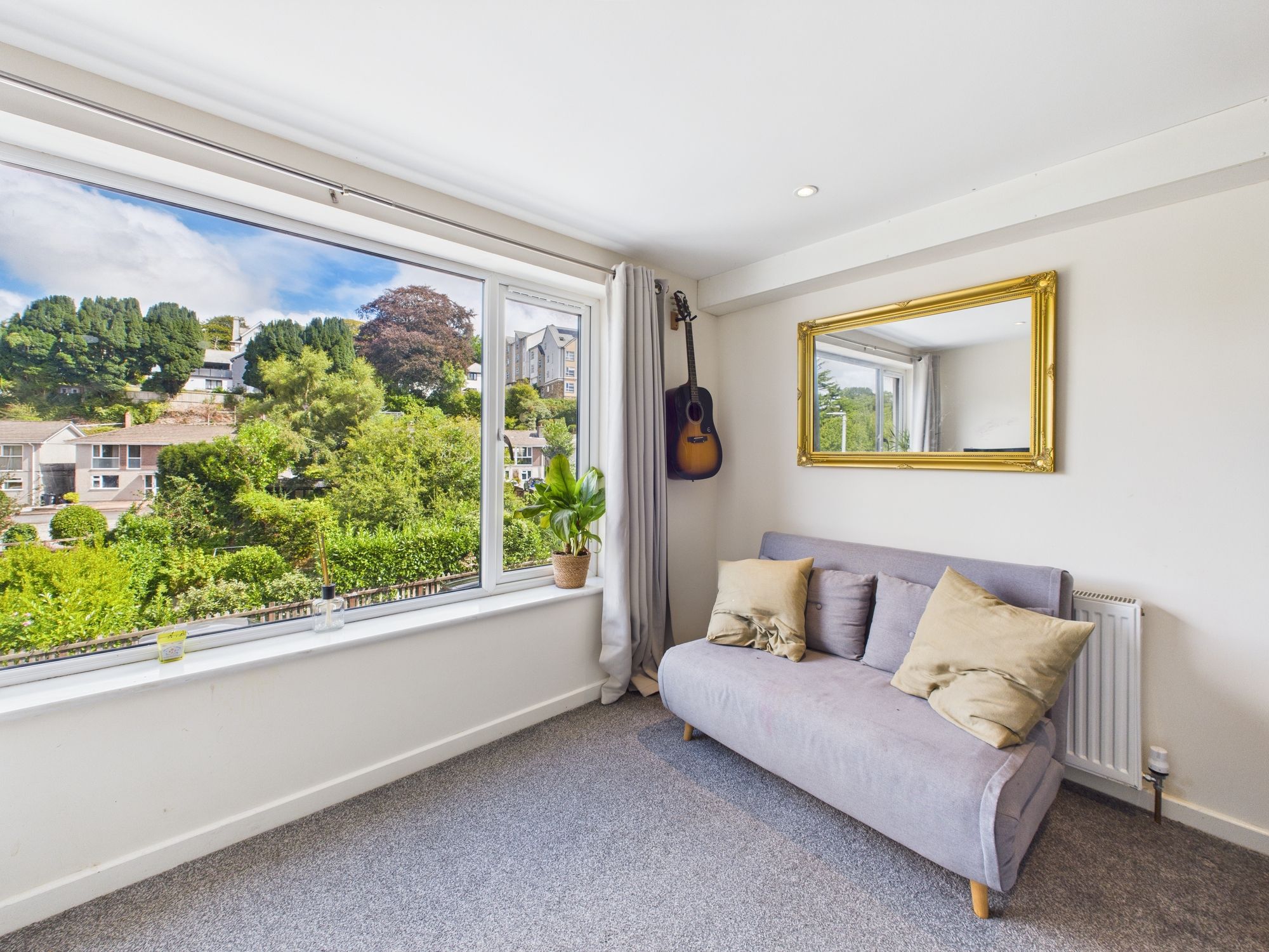2 bed flat to rent in Hendra Vale, Launceston - Property Image 1
