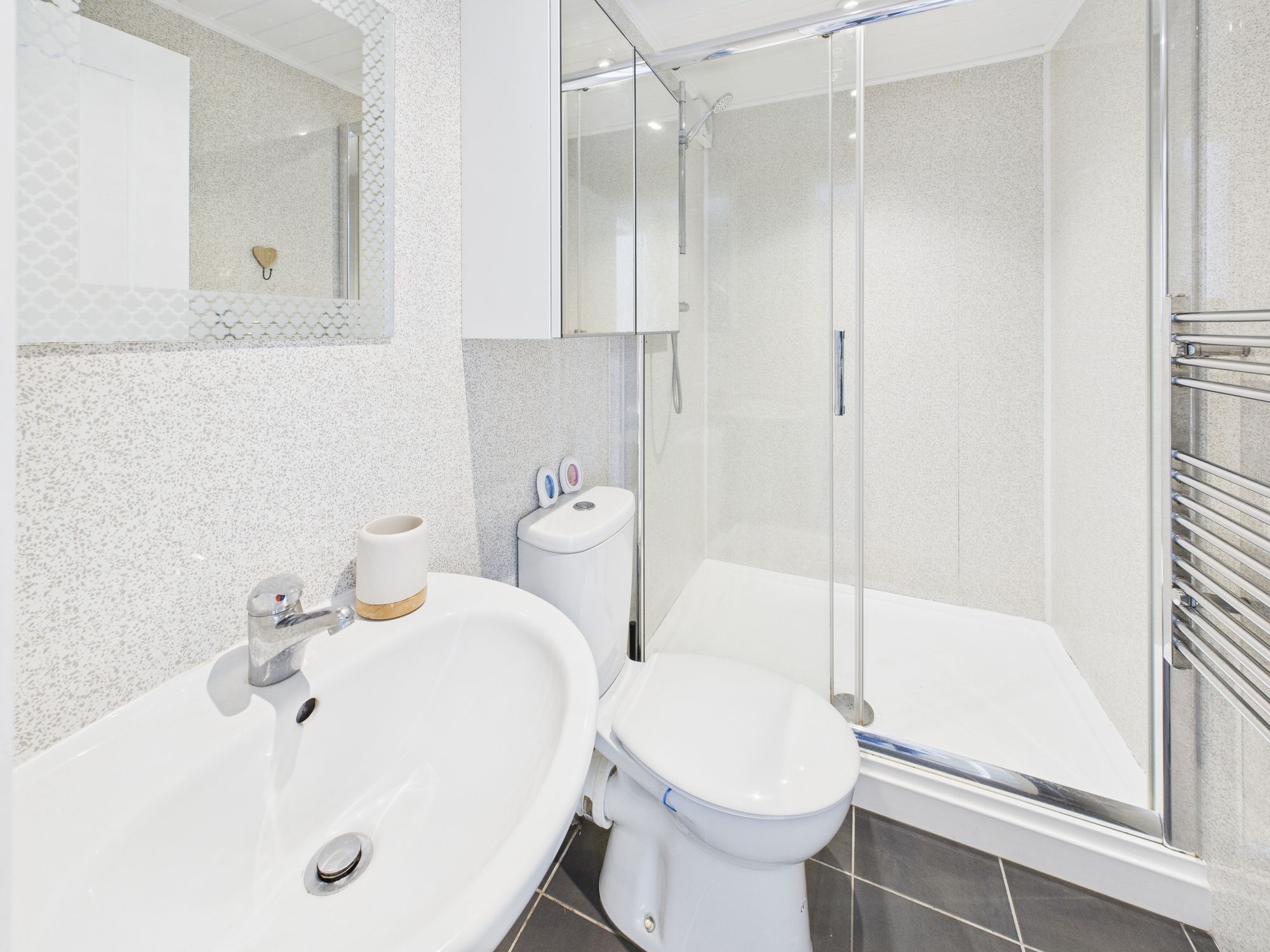 2 bed flat to rent in Hendra Vale, Launceston  - Property Image 4