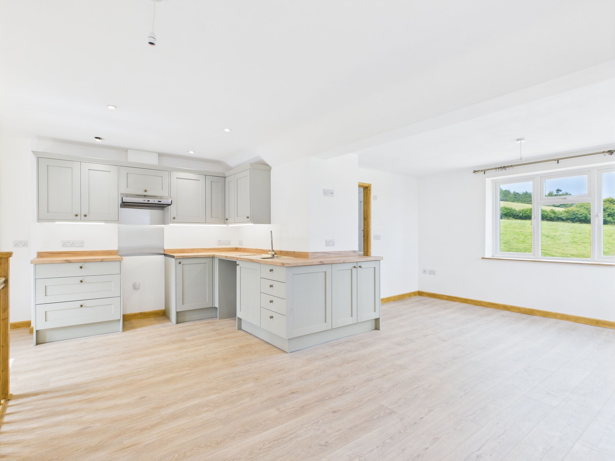 3 bed detached house to rent in Dutson, Launceston  - Property Image 1