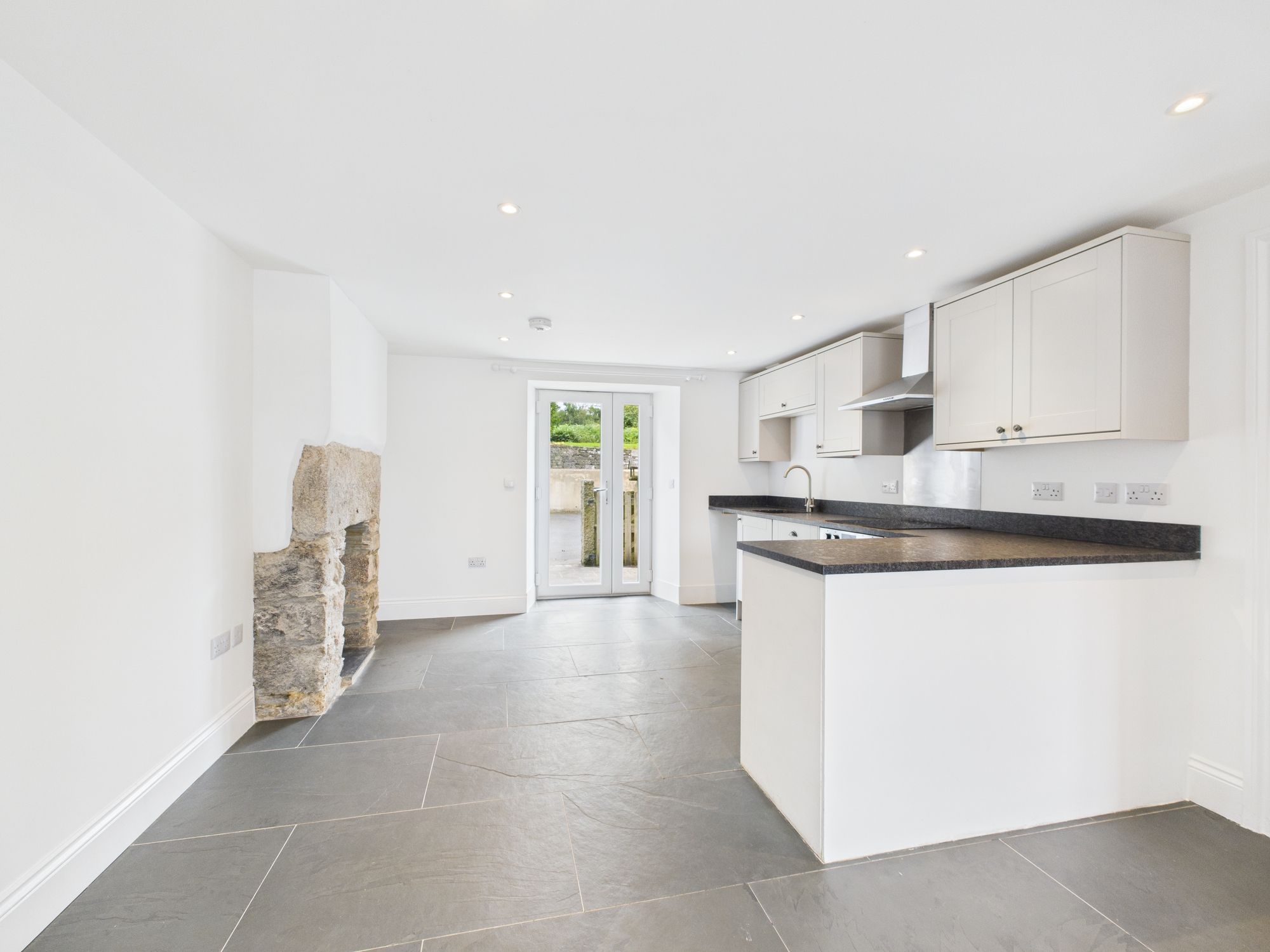 3 bed terraced house to rent in Five Lanes, Launceston  - Property Image 3