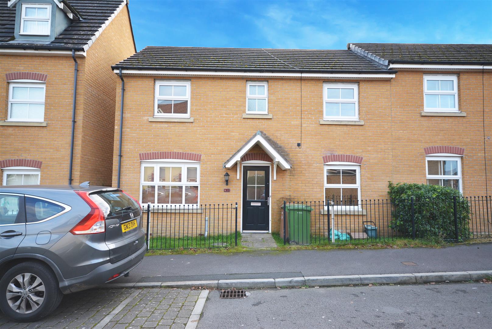 3 bed semi-detached house for sale in Red Kite Close, Hengoed - Property Image 1