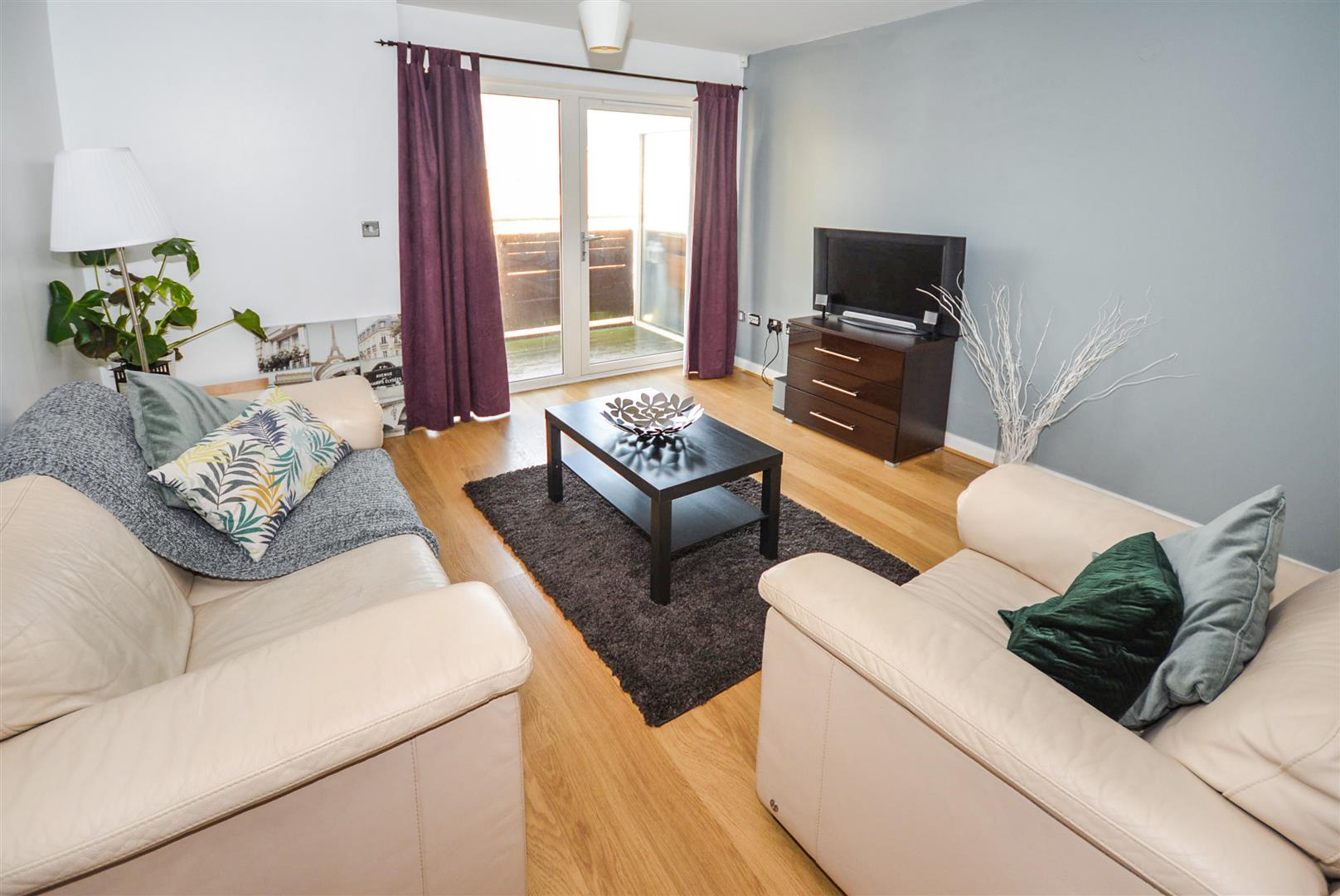 1 bed apartment for sale in Chandlery Way, Cardiff  - Property Image 1